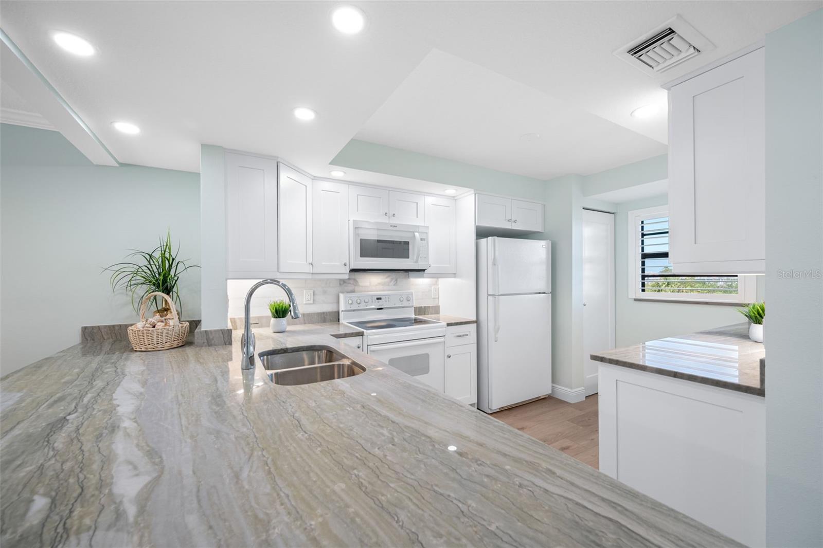 19531 GULF BLVD #404, INDIAN SHORES, FL, 33785