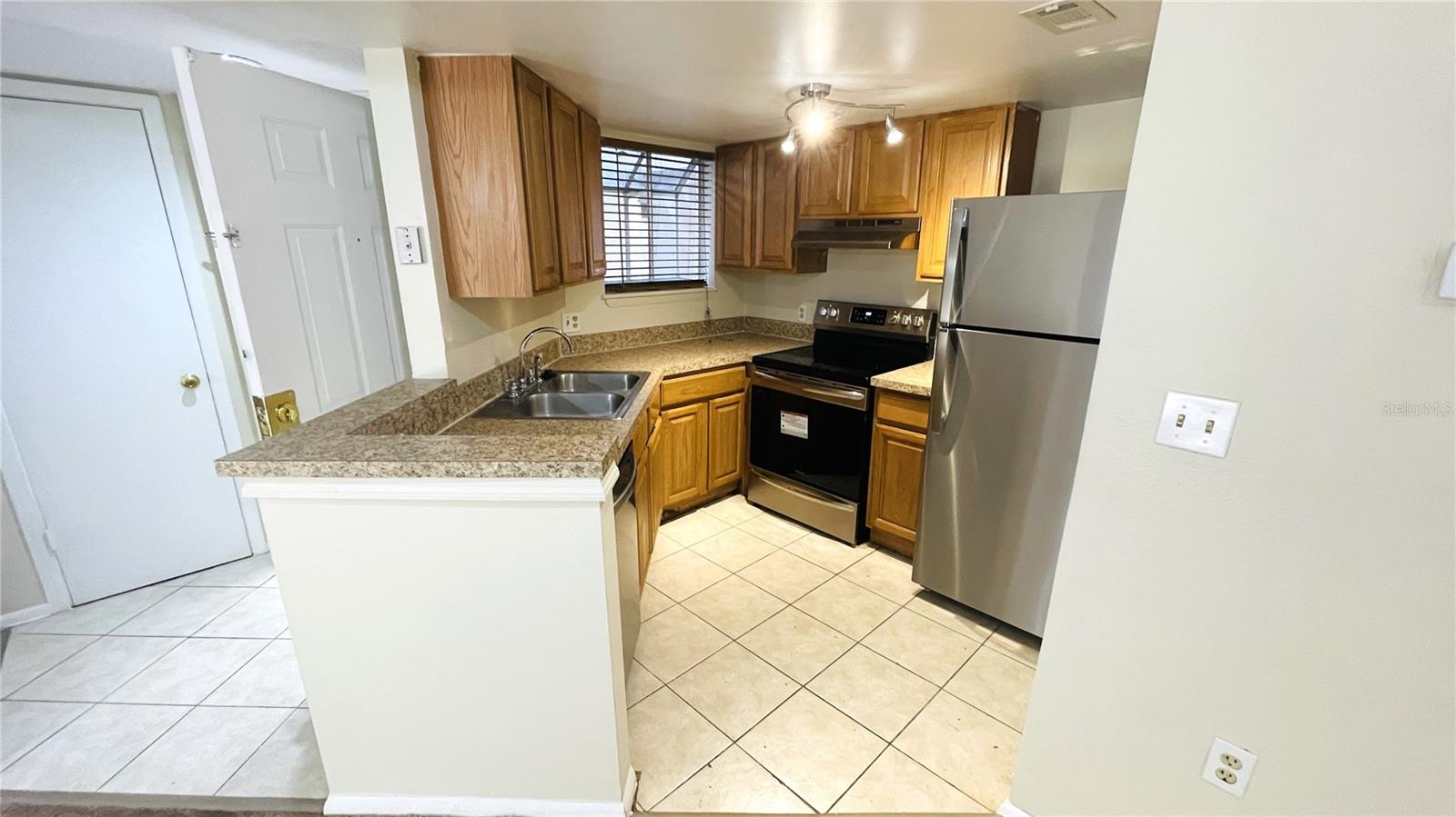 1908 LAKE ATRIUMS CIR #2, ORLANDO, FL, 32839