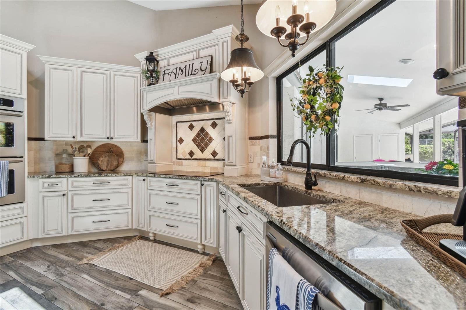 506 CRYSTAL GROVE BLVD, LUTZ, FL, 33548