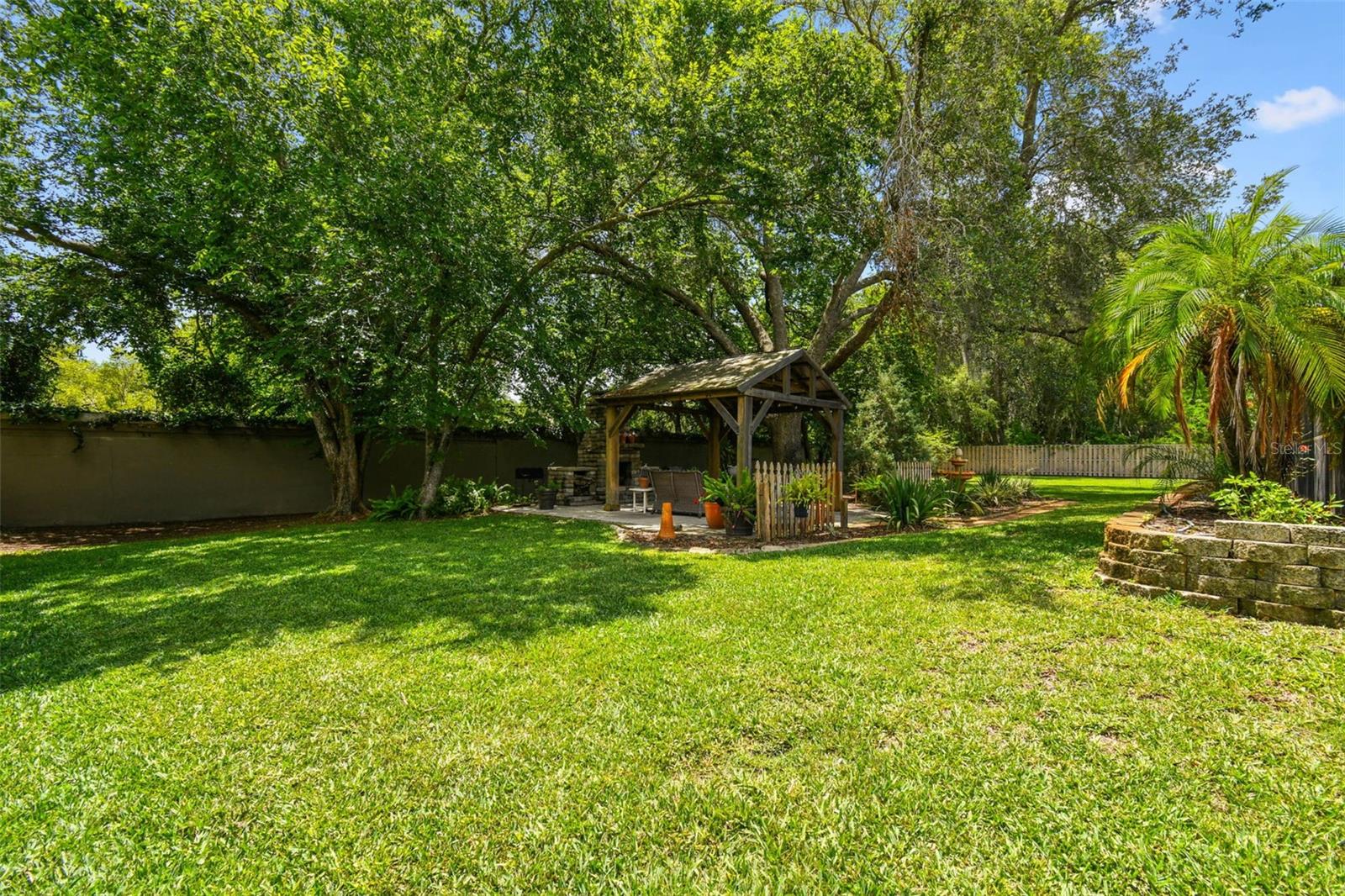 506 CRYSTAL GROVE BLVD, LUTZ, FL, 33548