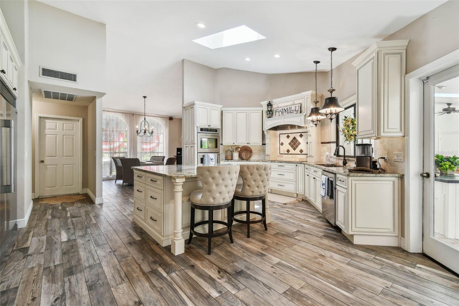 506 CRYSTAL GROVE BLVD, LUTZ, FL, 33548