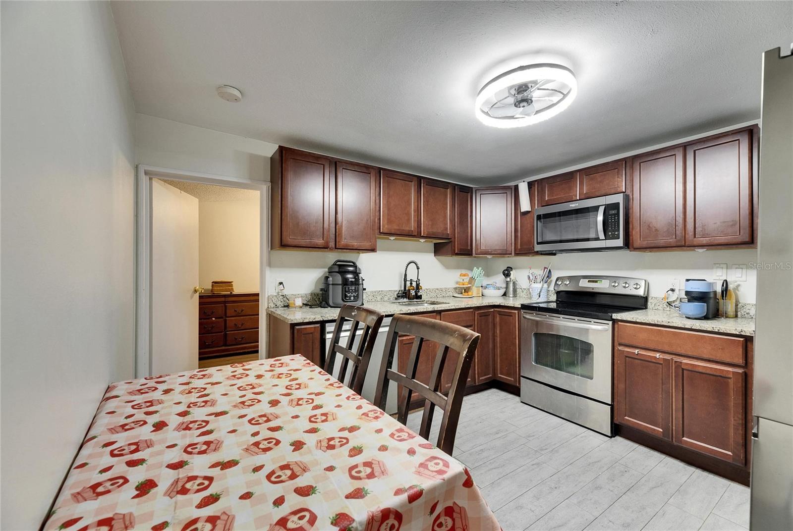 8805 COBB RD, RIVERVIEW, FL, 33578