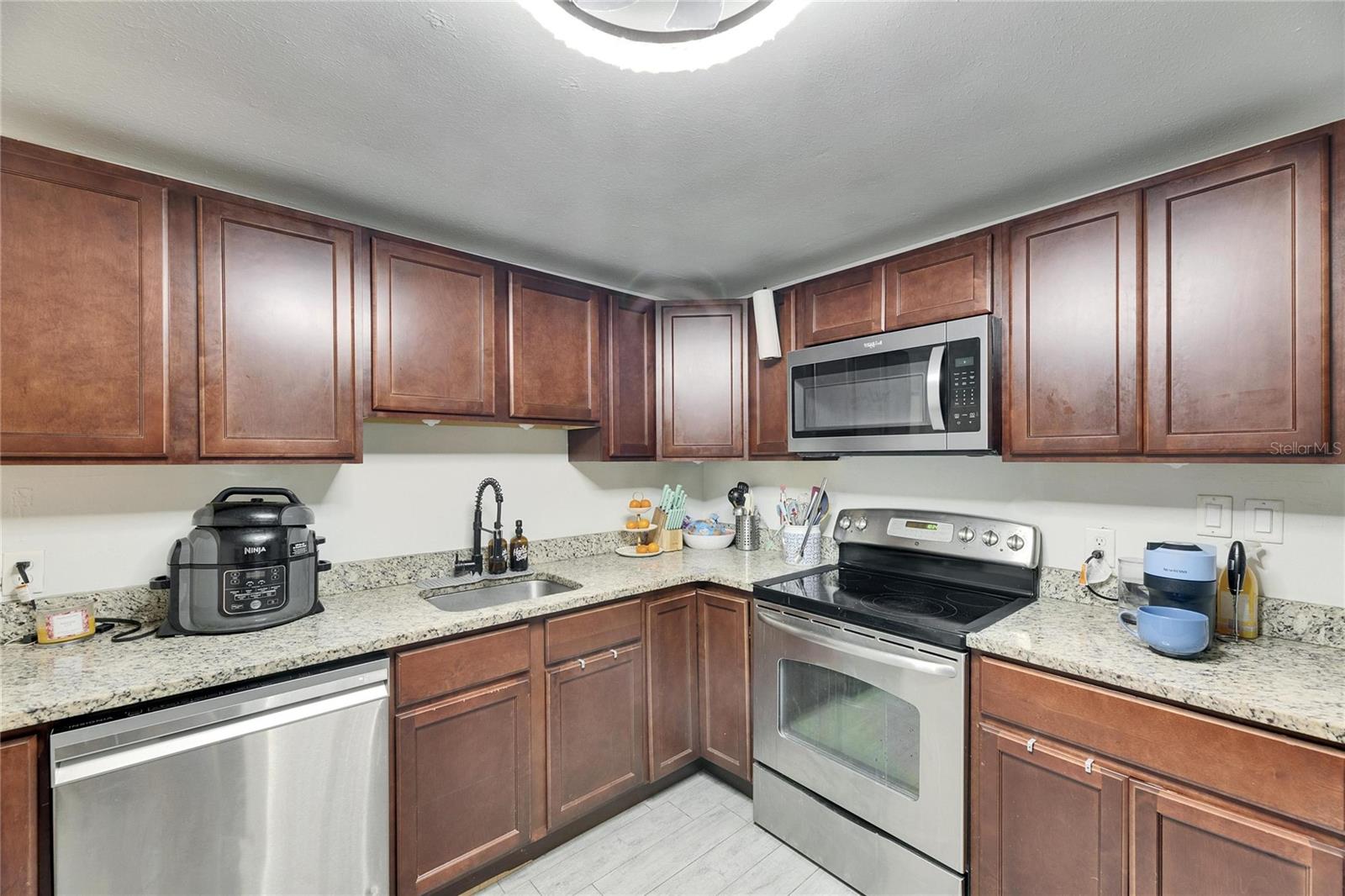 8805 COBB RD, RIVERVIEW, FL, 33578