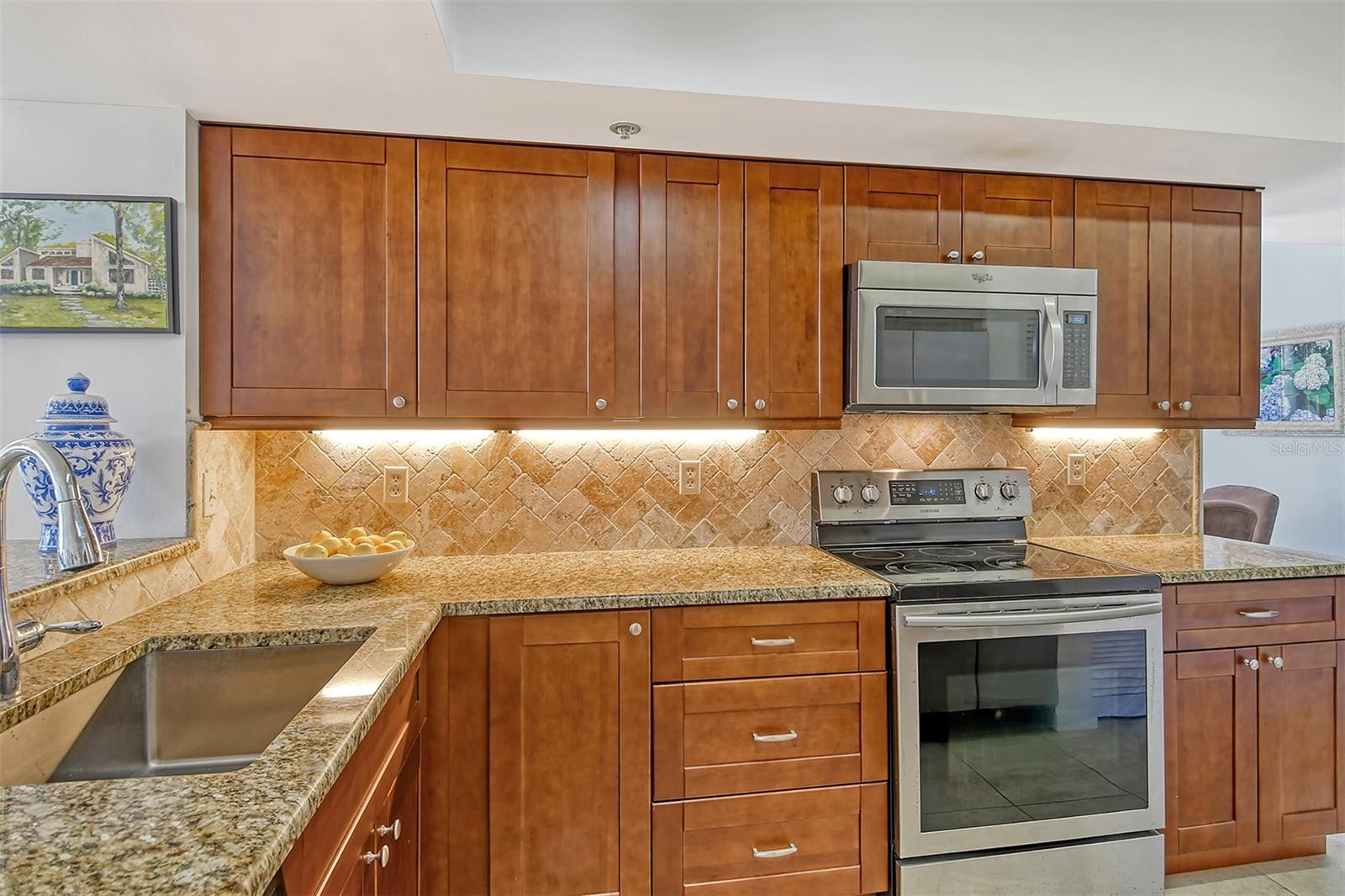 1932 HARBOURSIDE DR #217, LONGBOAT KEY, FL, 34228