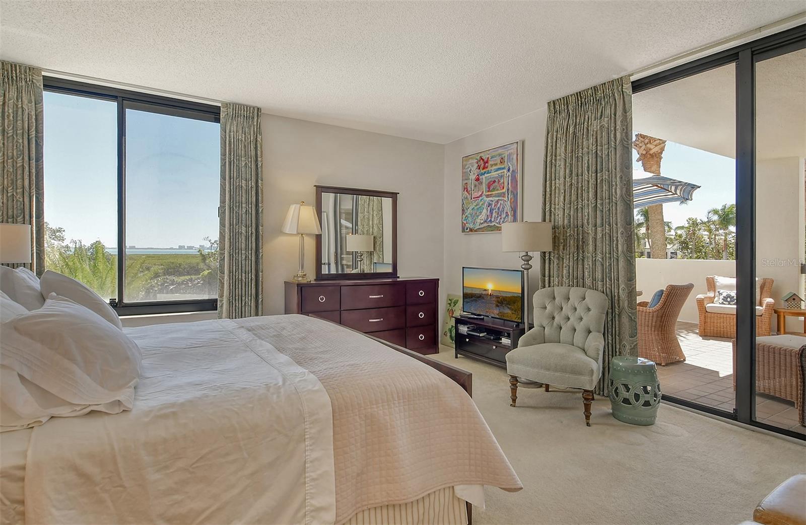 1932 HARBOURSIDE DR #217, LONGBOAT KEY, FL, 34228