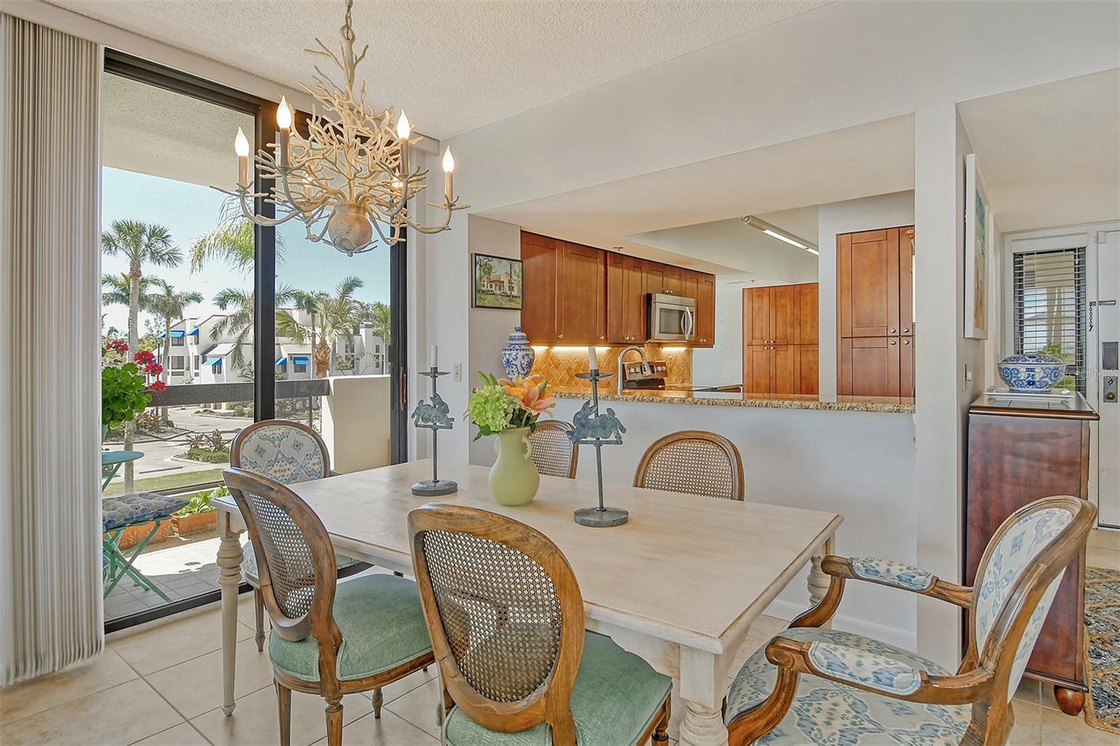 1932 HARBOURSIDE DR #217, LONGBOAT KEY, FL, 34228