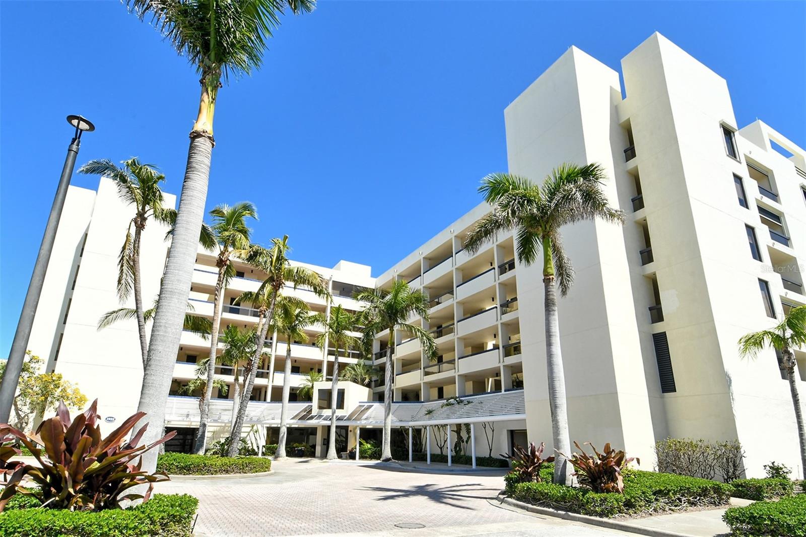 1932 HARBOURSIDE DR #217, LONGBOAT KEY, FL, 34228