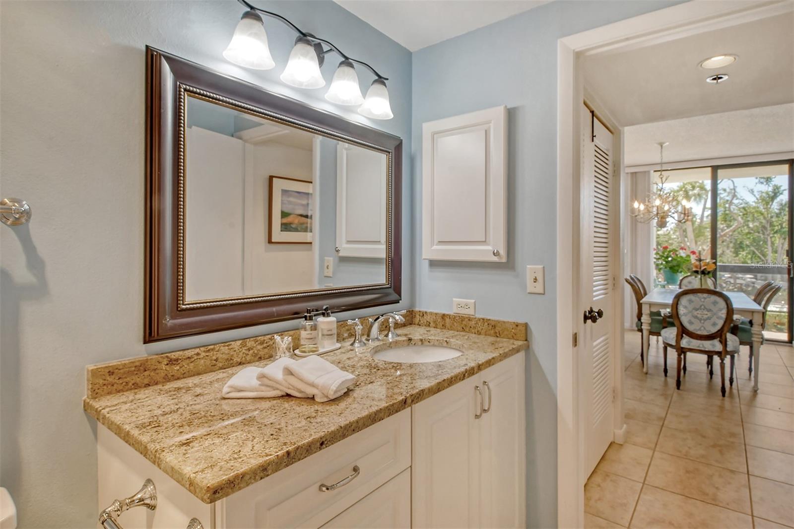 1932 HARBOURSIDE DR #217, LONGBOAT KEY, FL, 34228