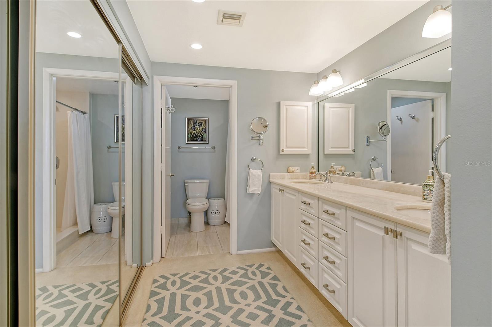 1932 HARBOURSIDE DR #217, LONGBOAT KEY, FL, 34228