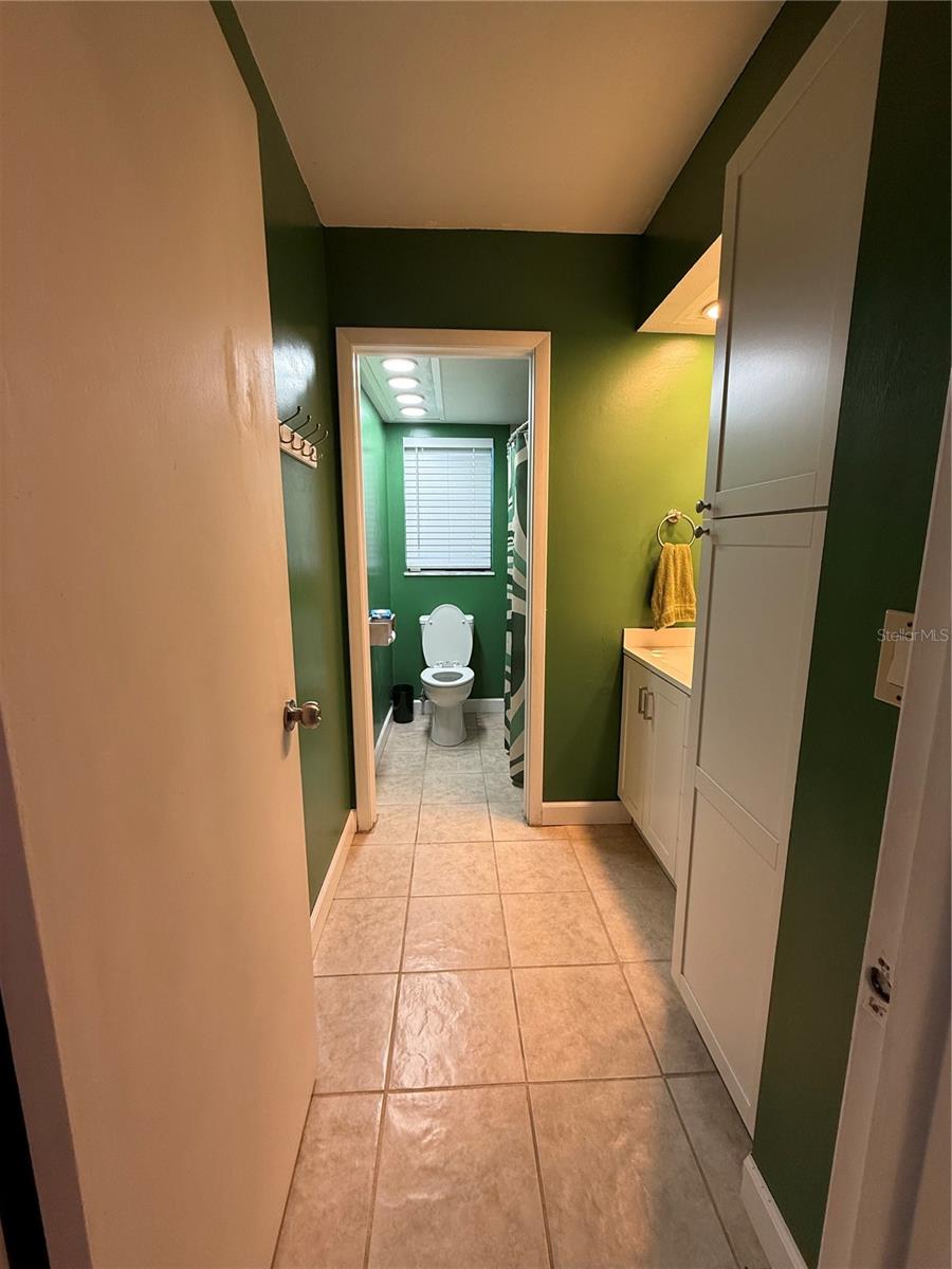 11708 NICKLAUS CIR, TAMPA, FL, 33624