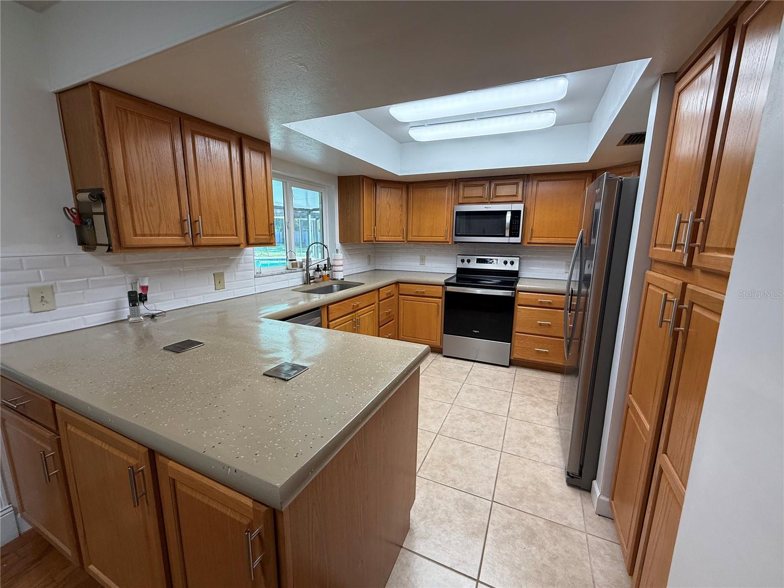 11708 NICKLAUS CIR, TAMPA, FL, 33624