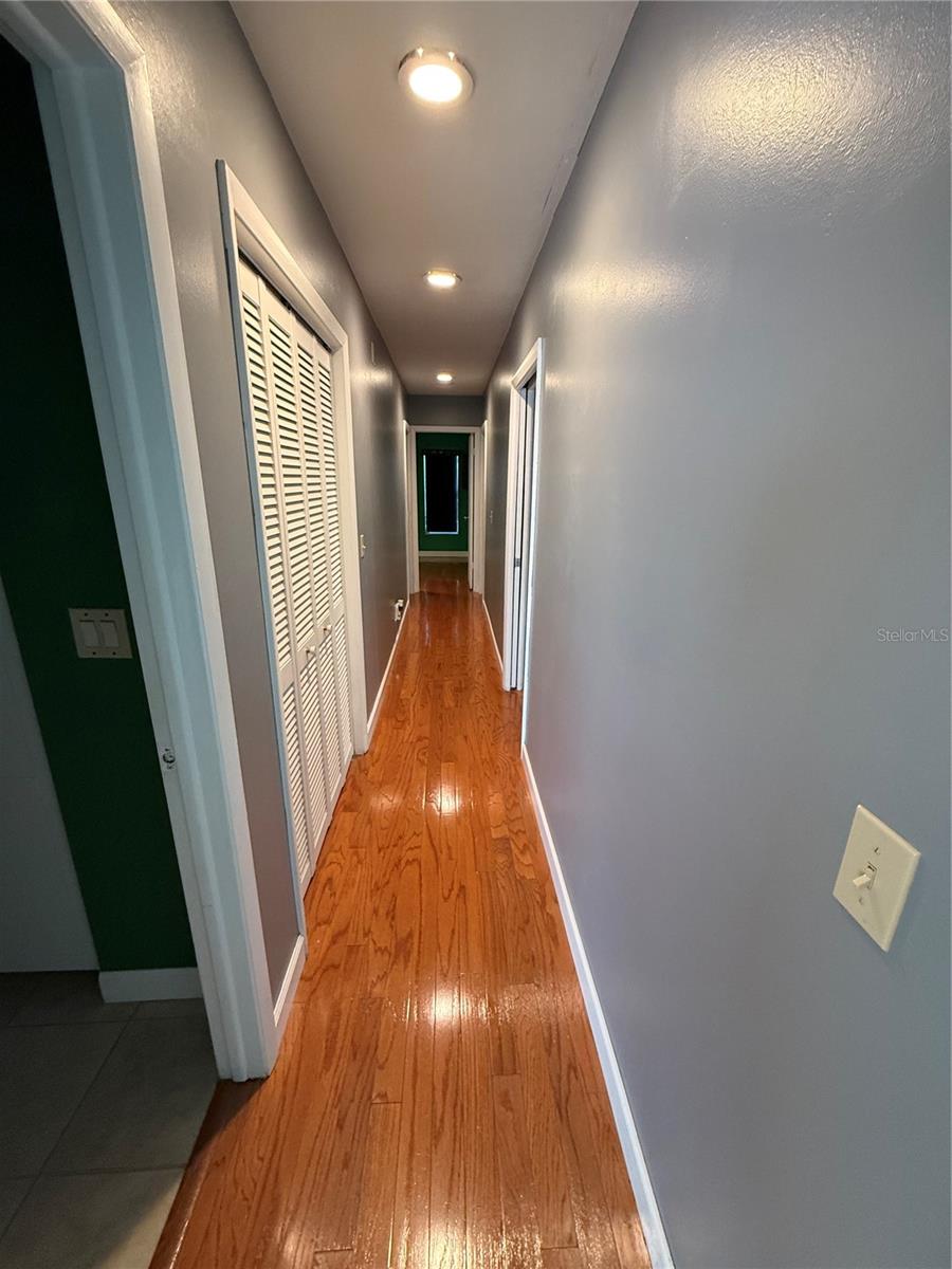 11708 NICKLAUS CIR, TAMPA, FL, 33624