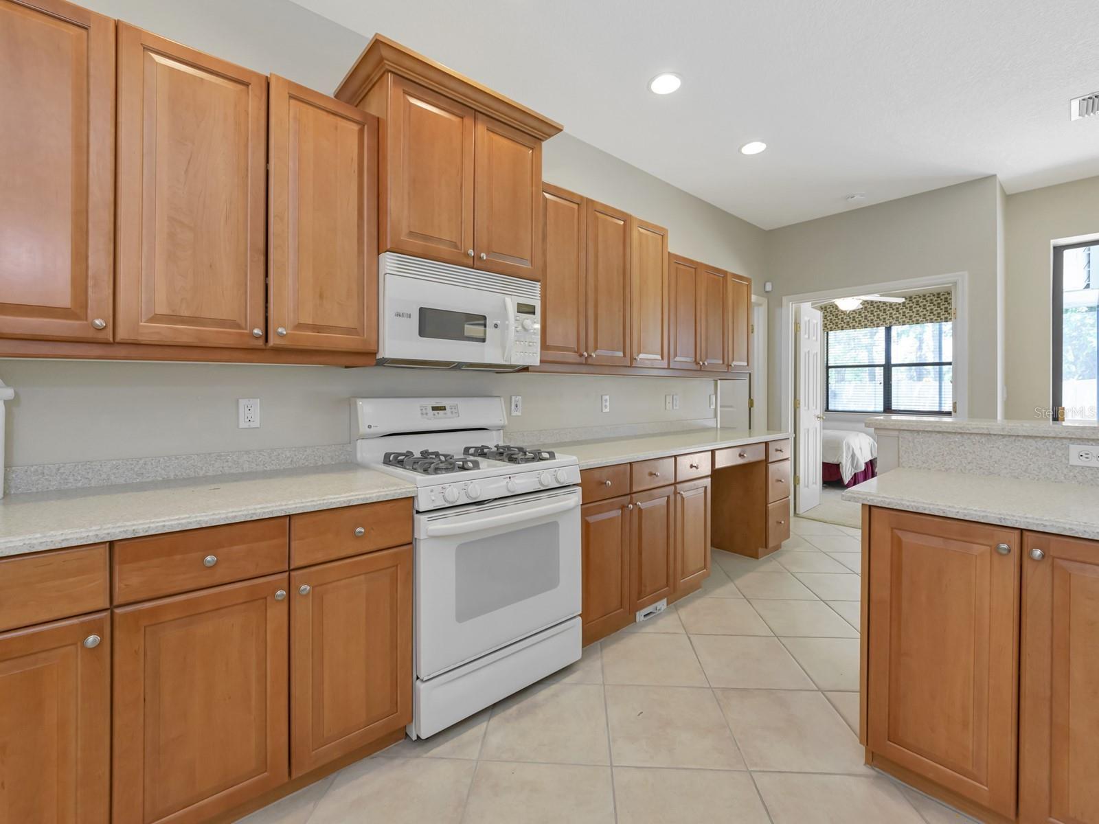7035 OWLS NEST TER, BRADENTON, FL, 34203