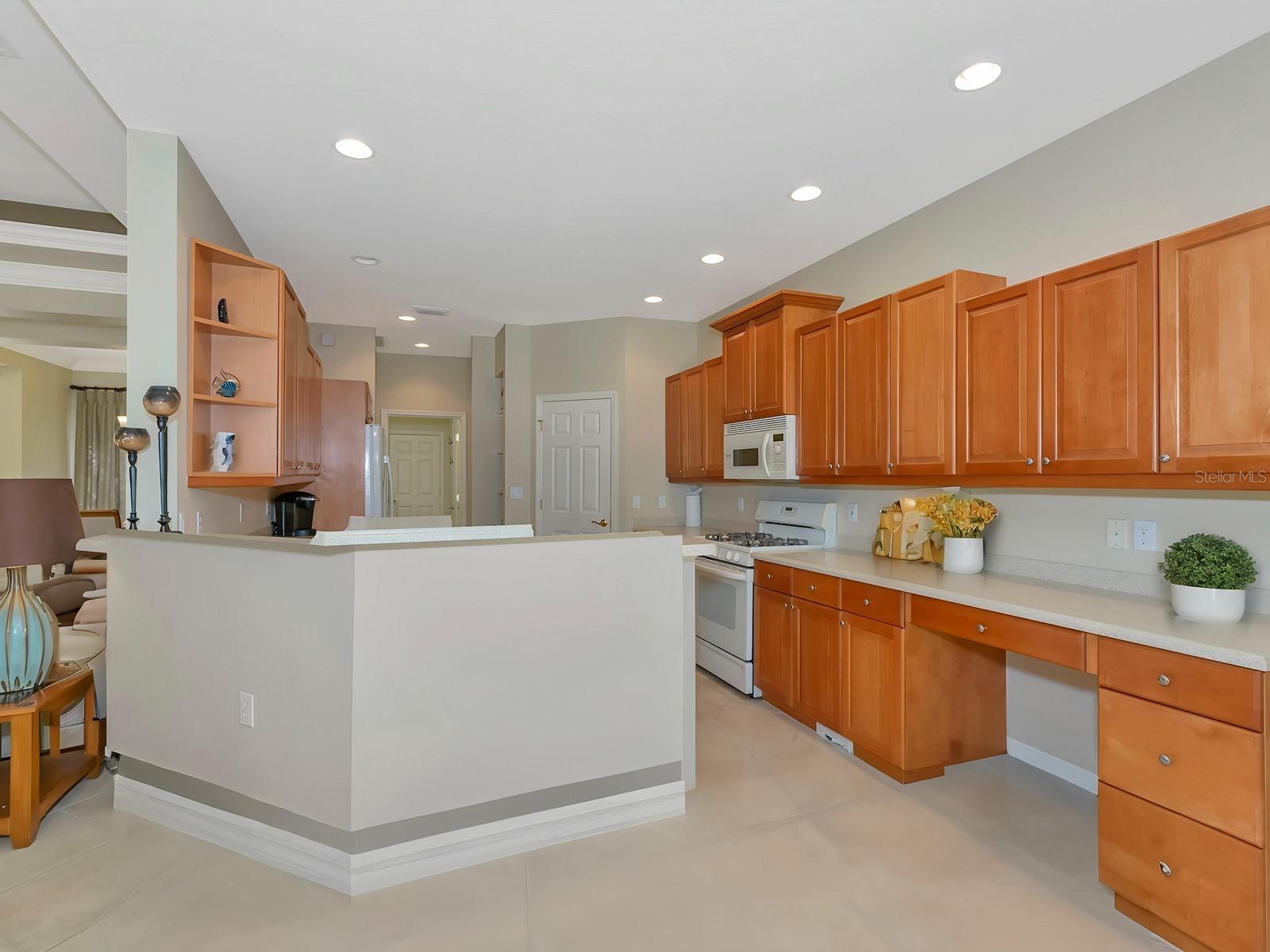 7035 OWLS NEST TER, BRADENTON, FL, 34203