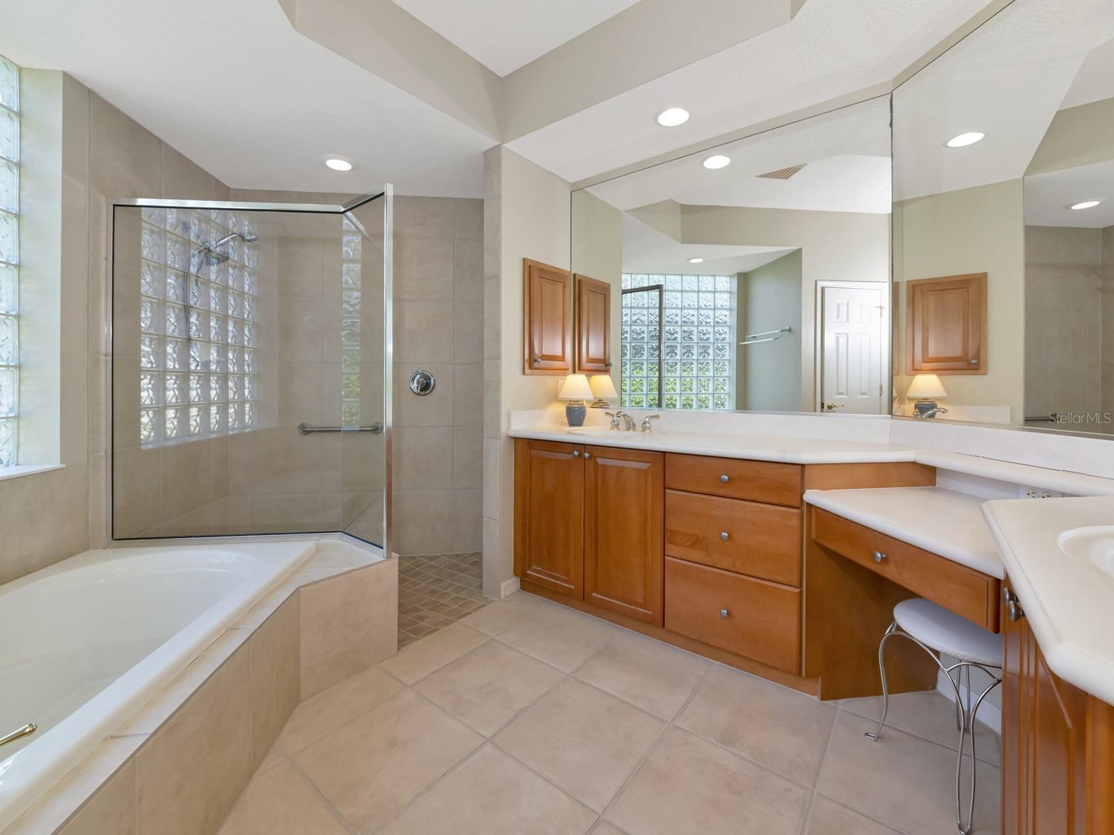 7035 OWLS NEST TER, BRADENTON, FL, 34203