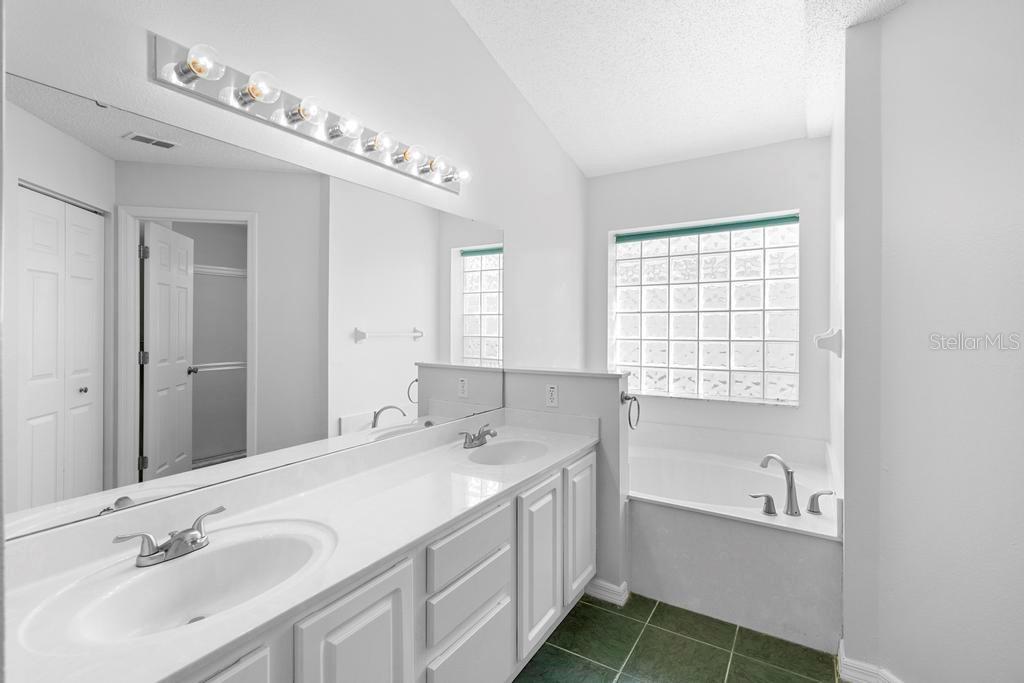 484 SHERWOOD OAKS RD, ORANGE CITY, FL, 32763