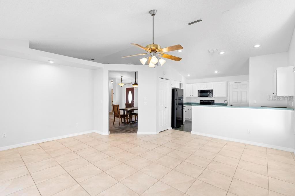 484 SHERWOOD OAKS RD, ORANGE CITY, FL, 32763