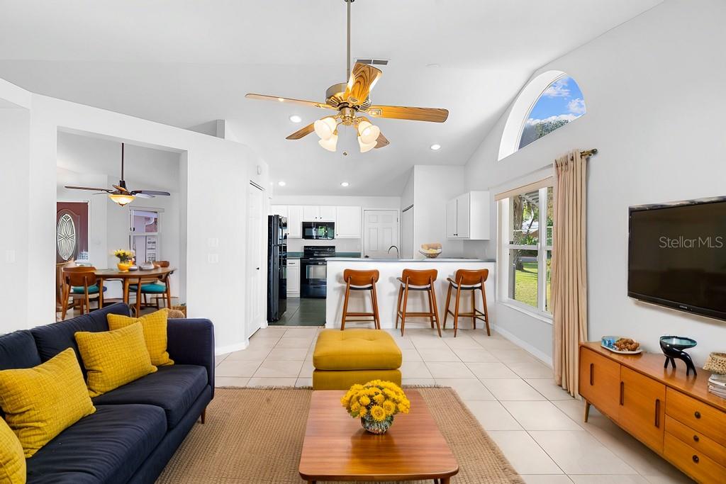 484 SHERWOOD OAKS RD, ORANGE CITY, FL, 32763