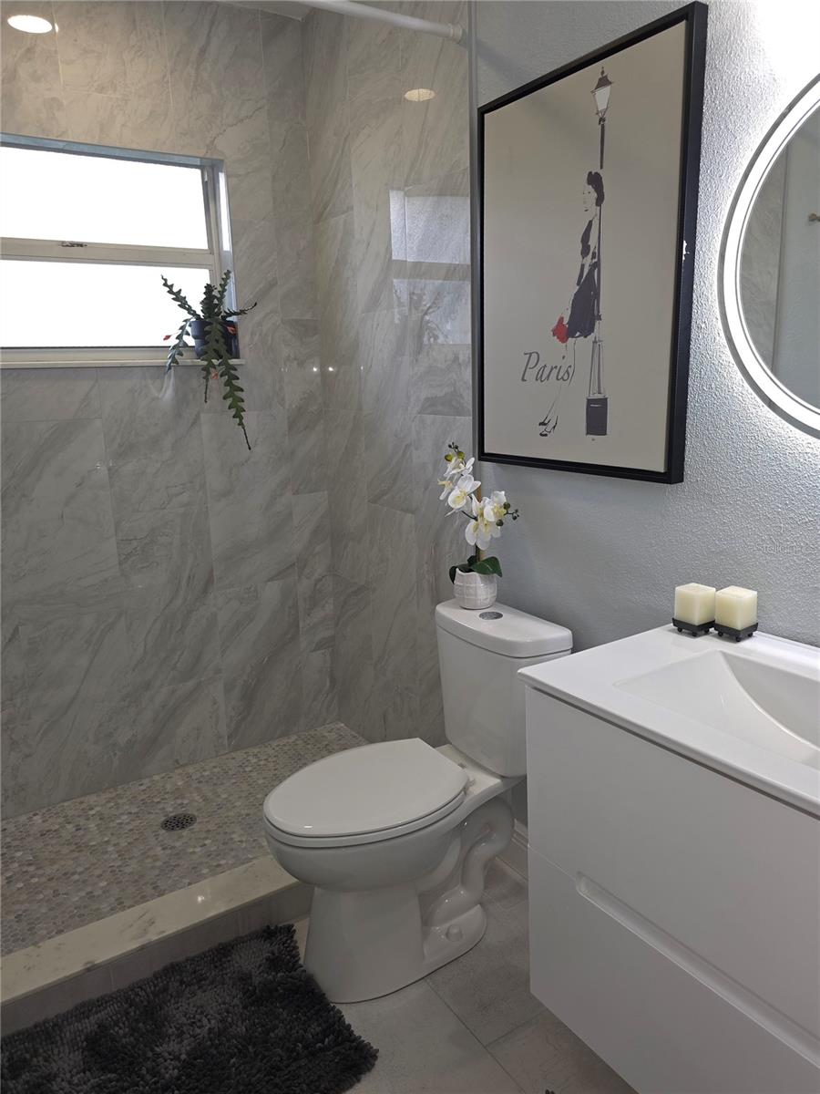 1750 GOLD AVE, SARASOTA, FL, 34235