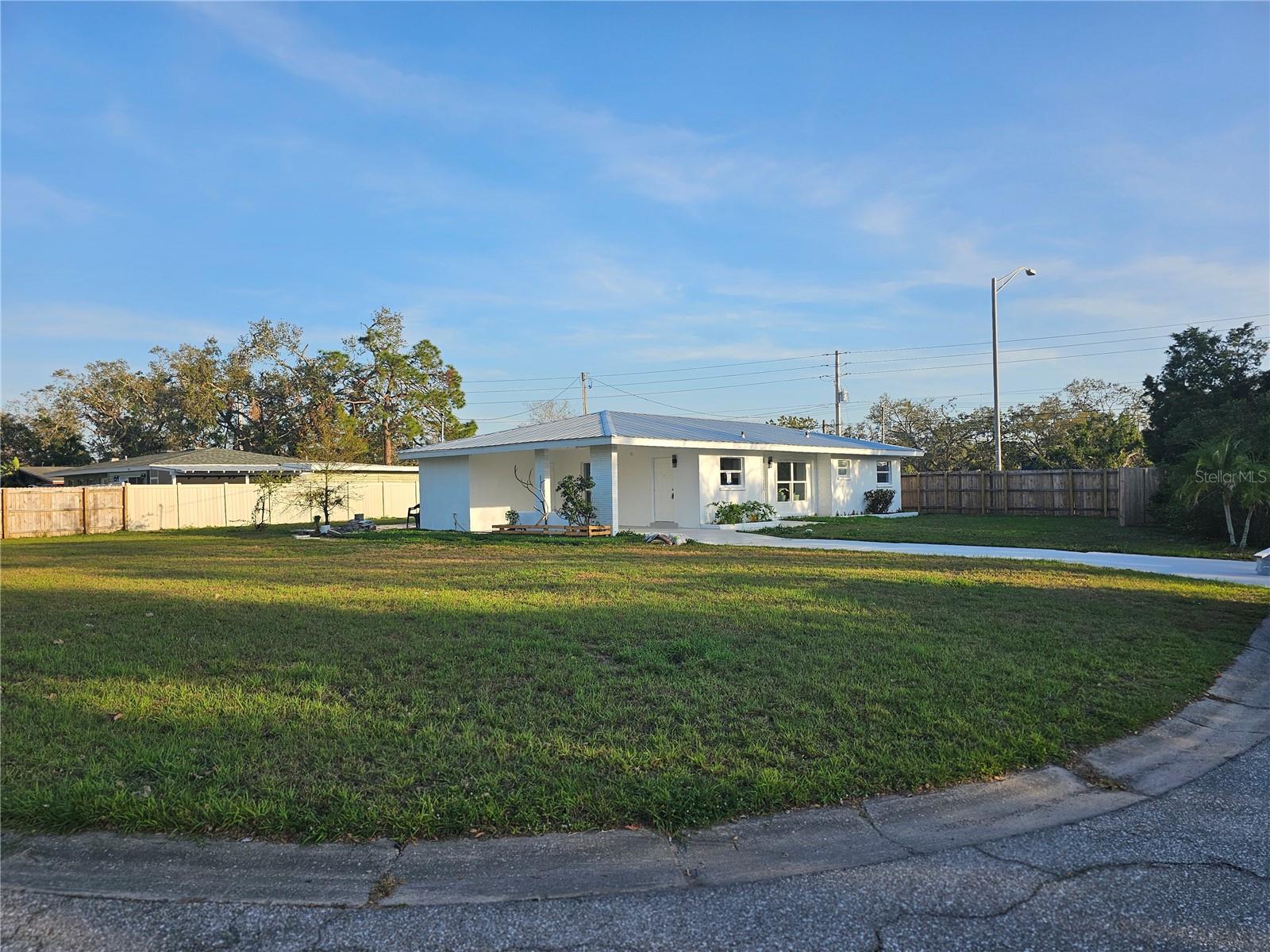 1750 GOLD AVE, SARASOTA, FL, 34235