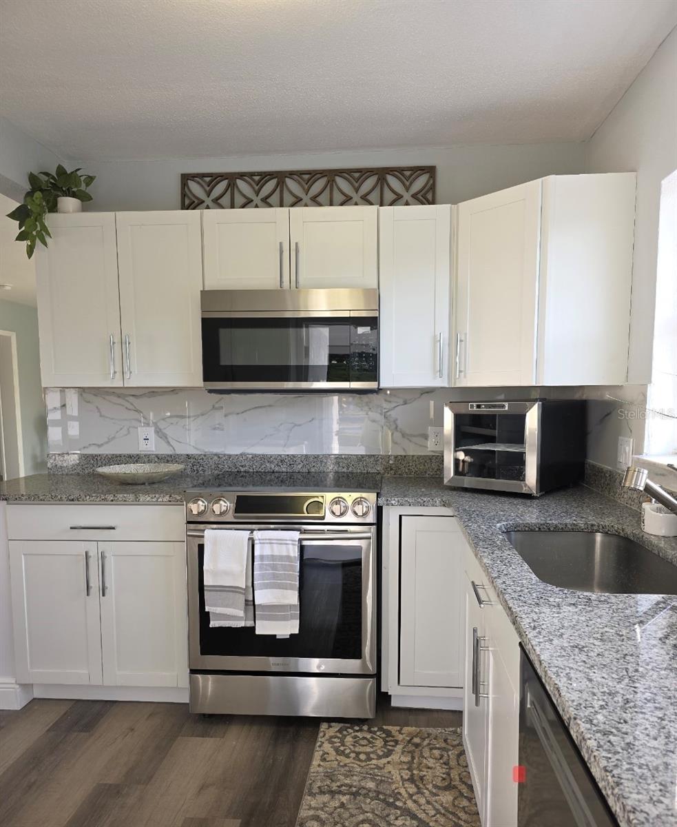 1750 GOLD AVE, SARASOTA, FL, 34235
