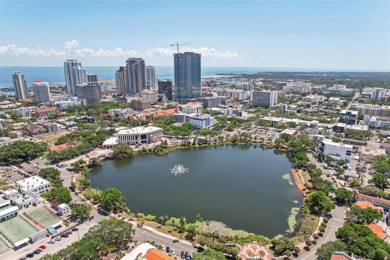701 MIRROR LAKE DR N #100, ST PETERSBURG, FL, 33701