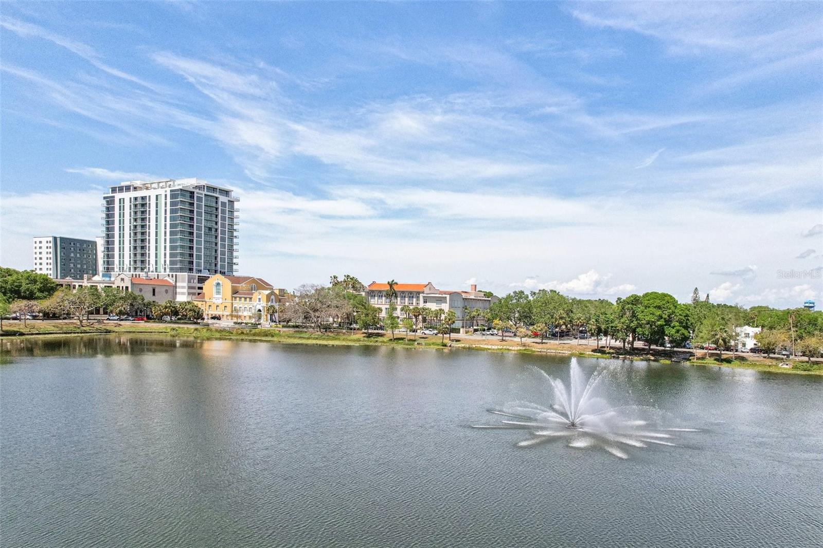701 MIRROR LAKE DR N #100, ST PETERSBURG, FL, 33701
