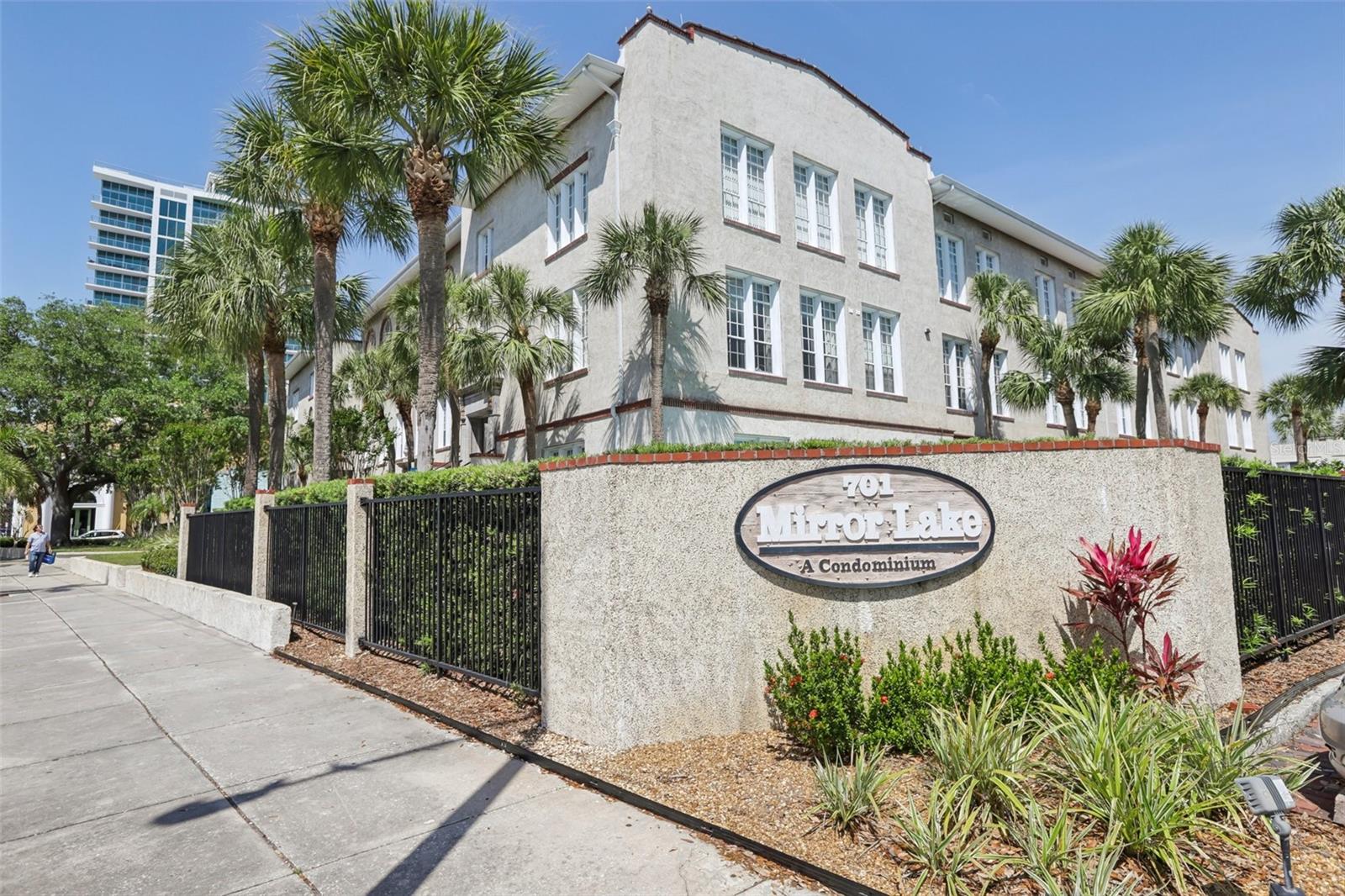 701 MIRROR LAKE DR N #100, ST PETERSBURG, FL, 33701