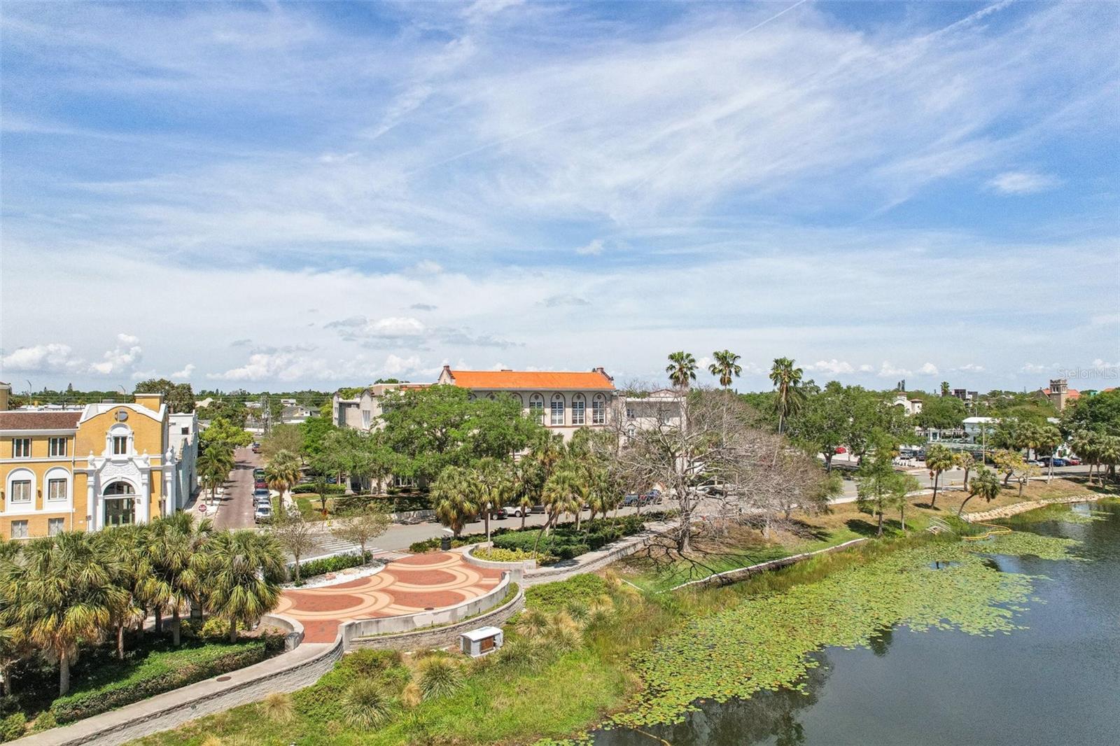 701 MIRROR LAKE DR N #100, ST PETERSBURG, FL, 33701