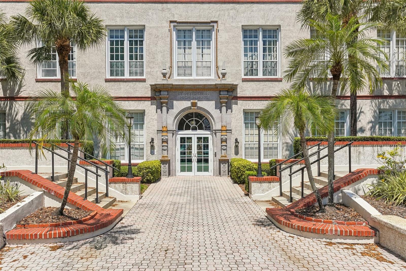 701 MIRROR LAKE DR N #100, ST PETERSBURG, FL, 33701