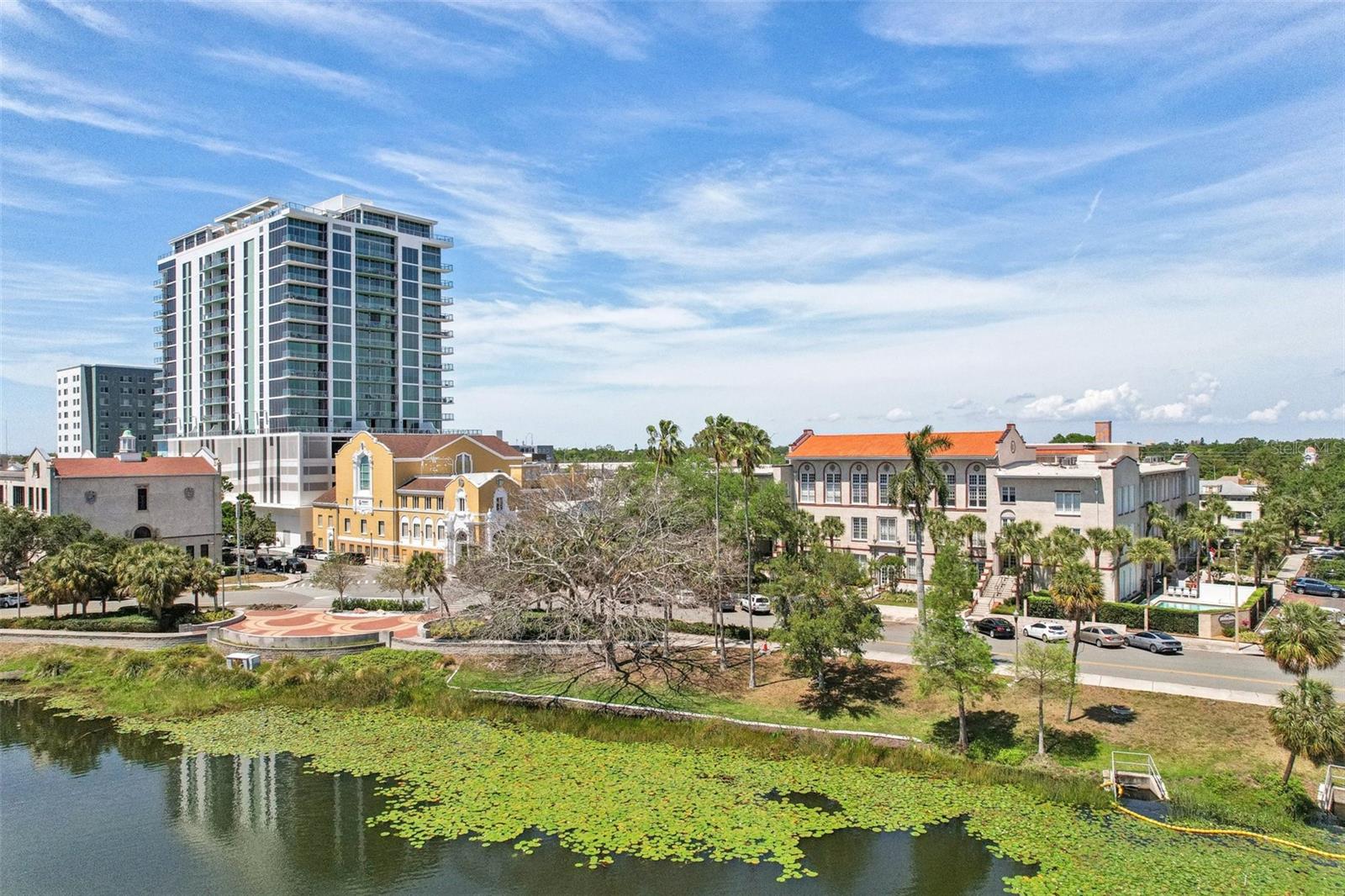 701 MIRROR LAKE DR N #100, ST PETERSBURG, FL, 33701
