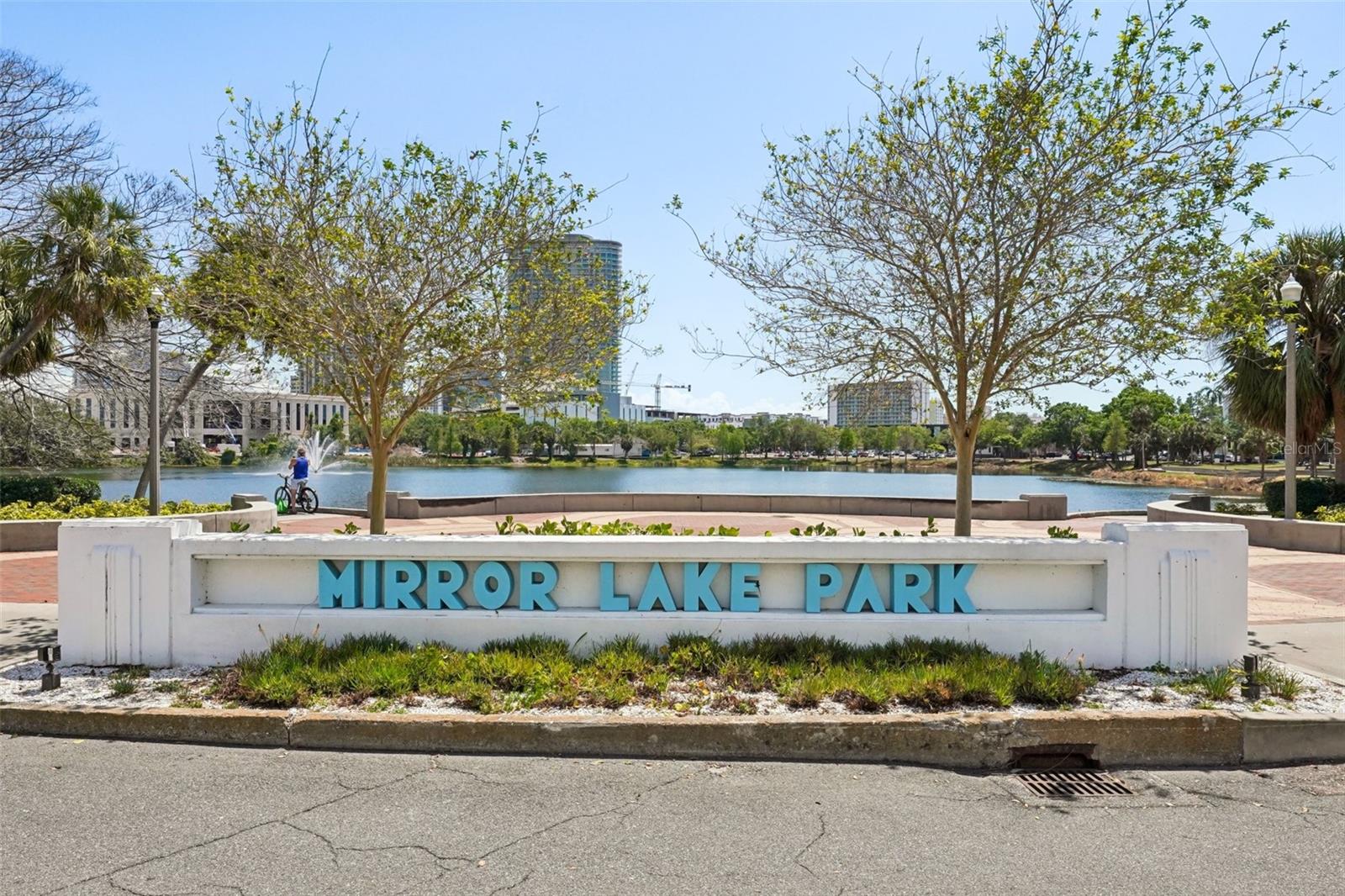 701 MIRROR LAKE DR N #100, ST PETERSBURG, FL, 33701