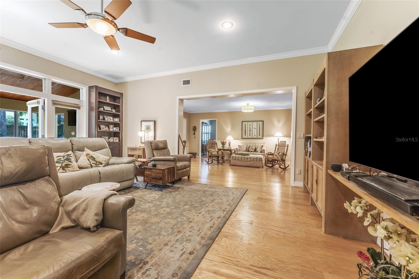 4214 W BEACH PARK DR, TAMPA, FL, 33609