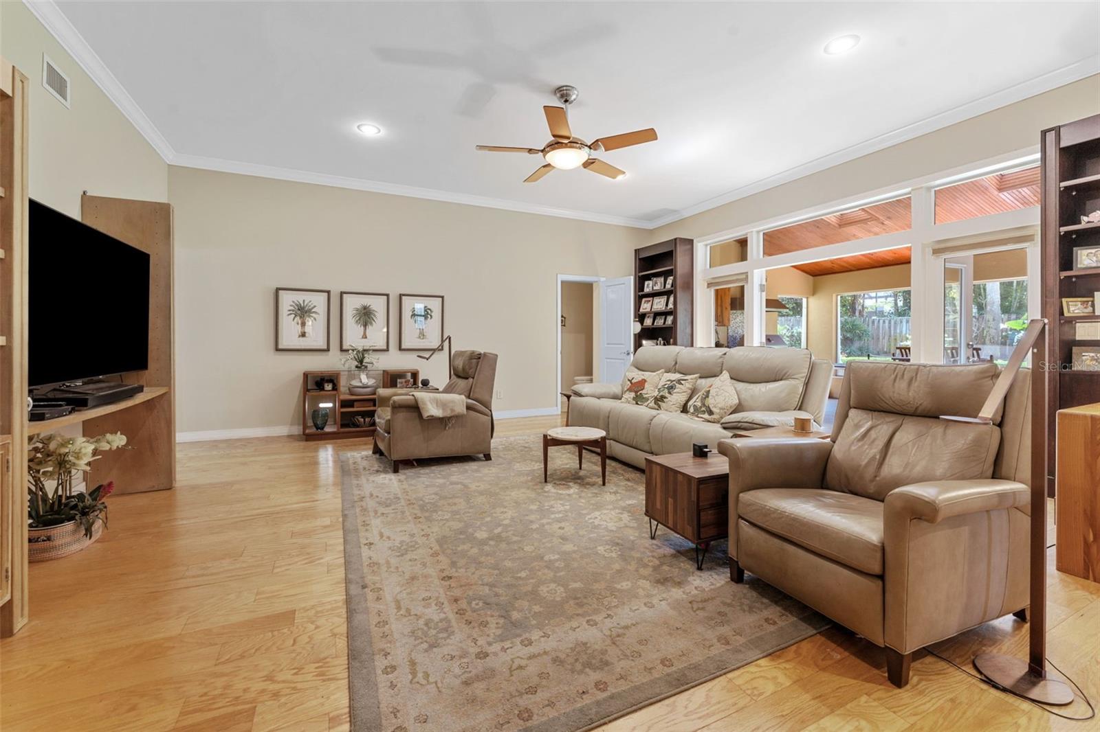 4214 W BEACH PARK DR, TAMPA, FL, 33609