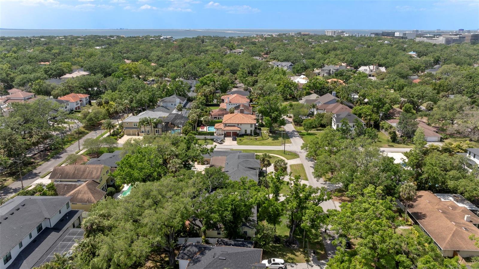 4214 W BEACH PARK DR, TAMPA, FL, 33609