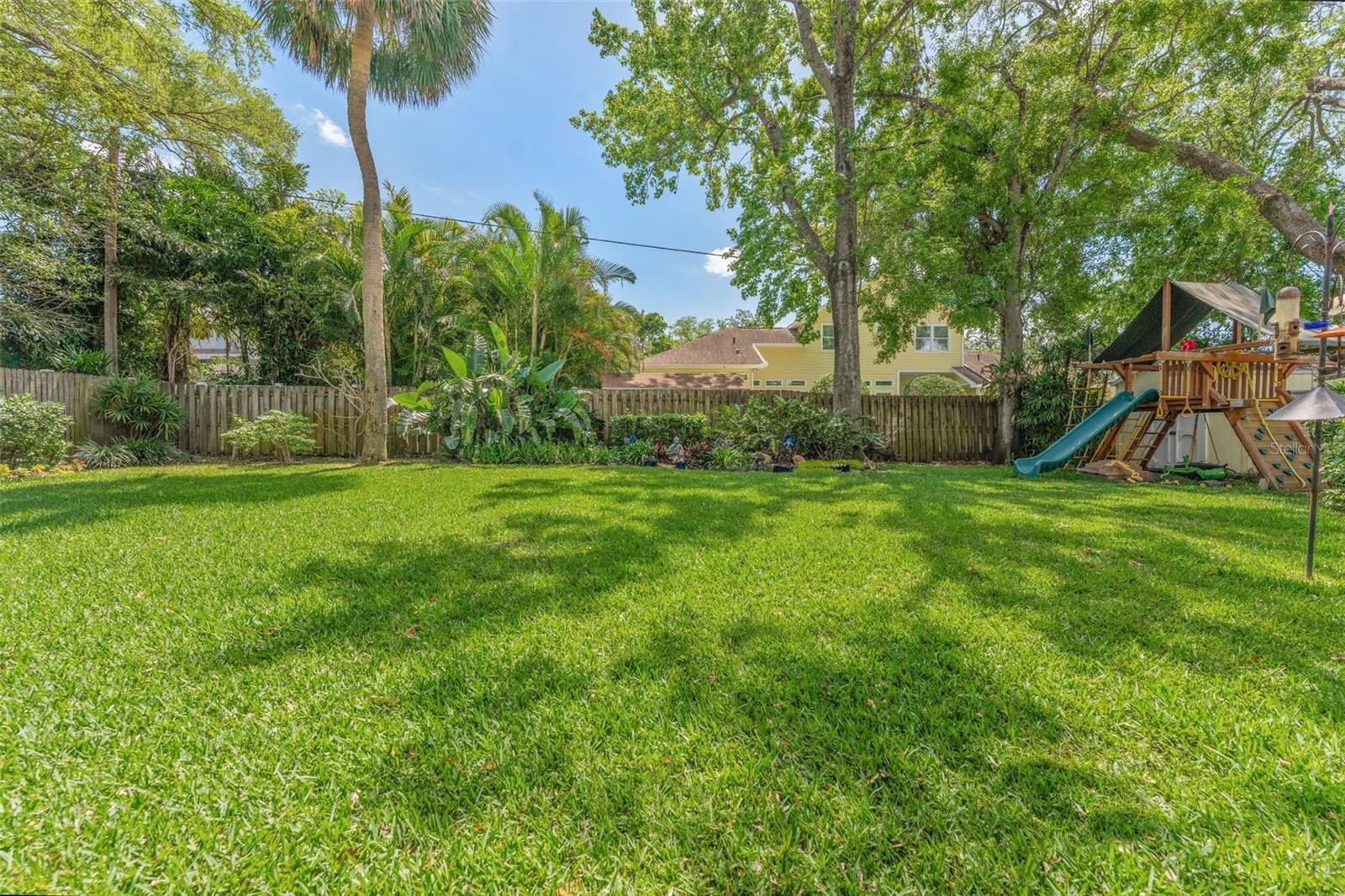 4214 W BEACH PARK DR, TAMPA, FL, 33609