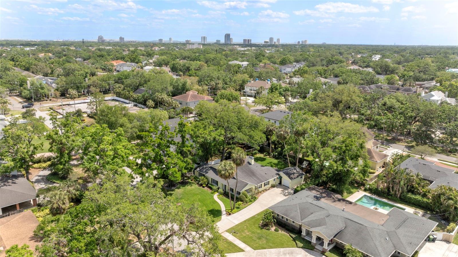 4214 W BEACH PARK DR, TAMPA, FL, 33609