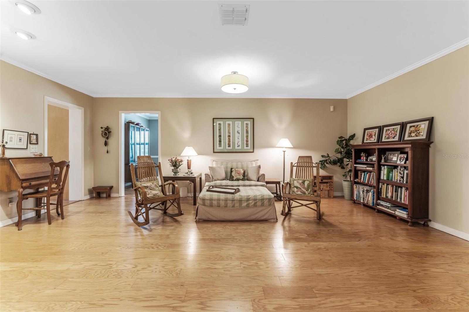 4214 W BEACH PARK DR, TAMPA, FL, 33609