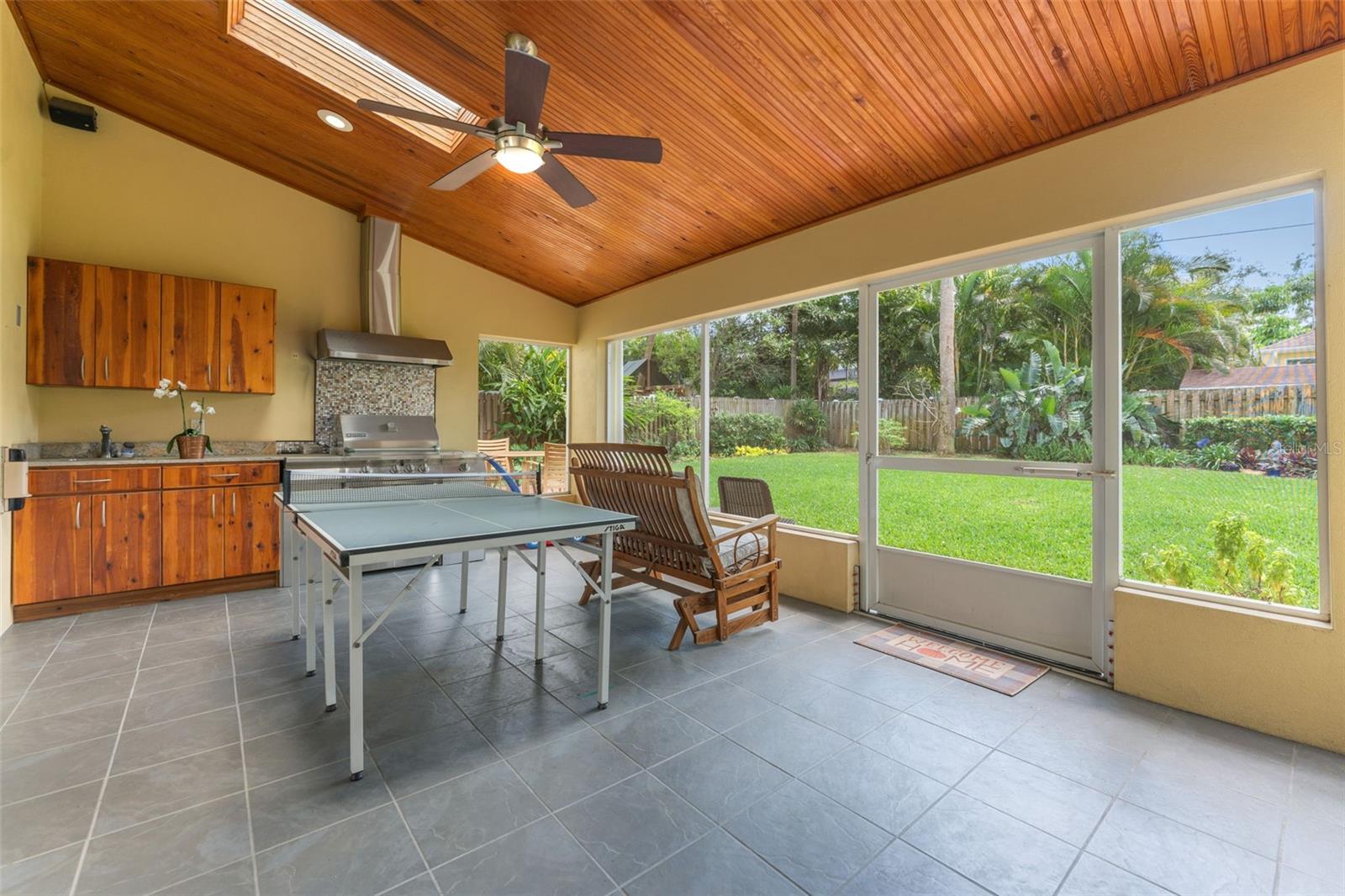 4214 W BEACH PARK DR, TAMPA, FL, 33609