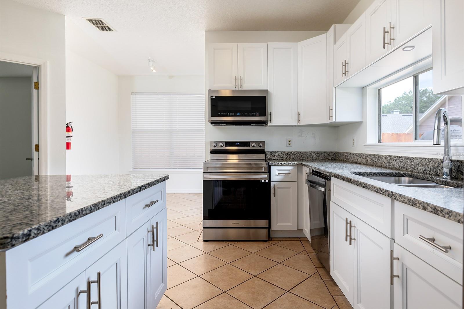 321 MOFFAT LOOP, OVIEDO, FL, 32765