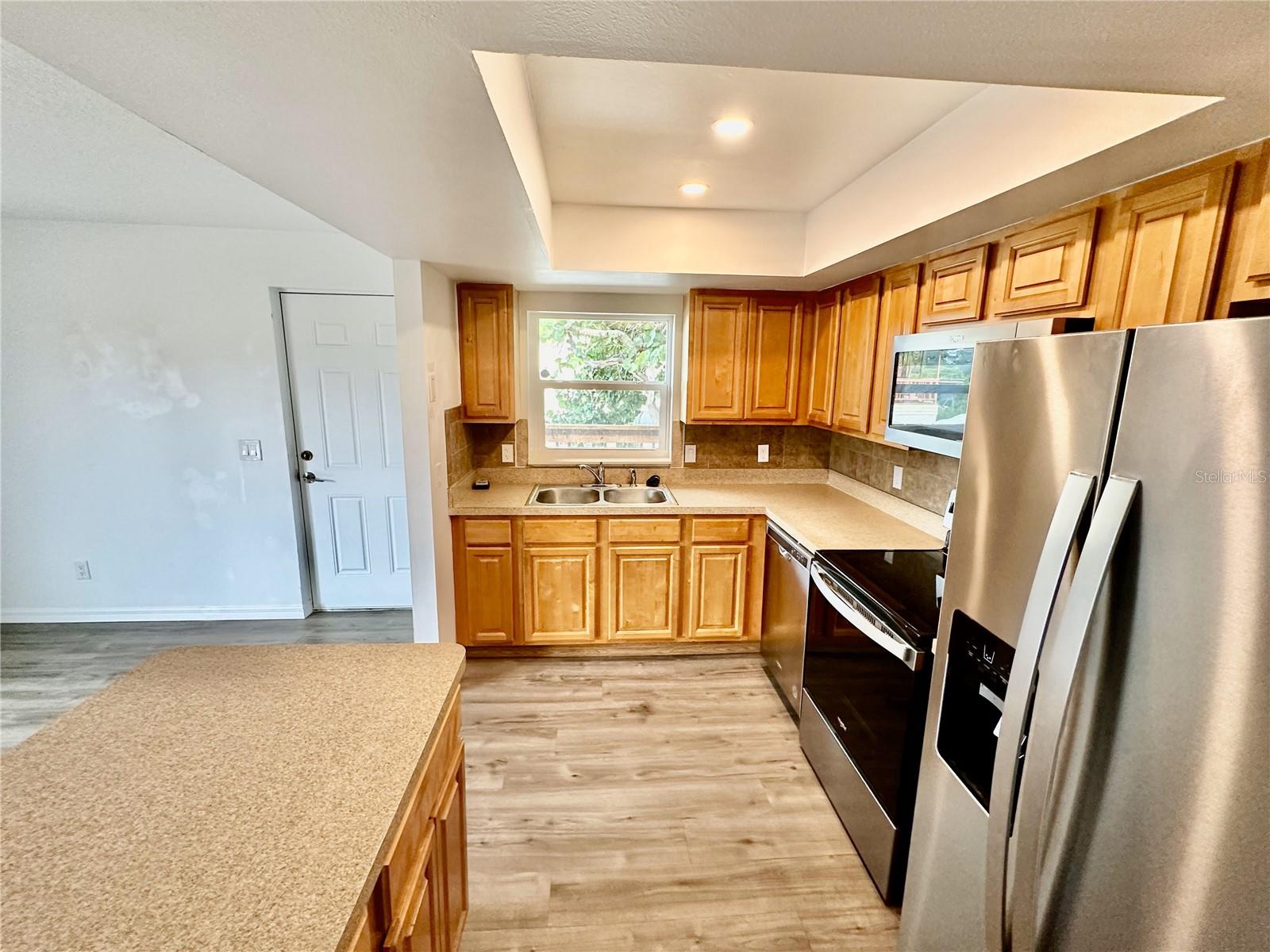 3303 W SHELL POINT #B RD, RUSKIN, FL, 33570