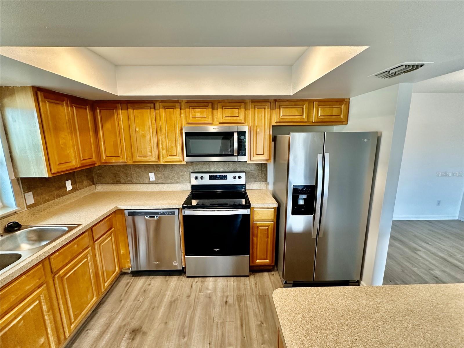 3303 W SHELL POINT #B RD, RUSKIN, FL, 33570