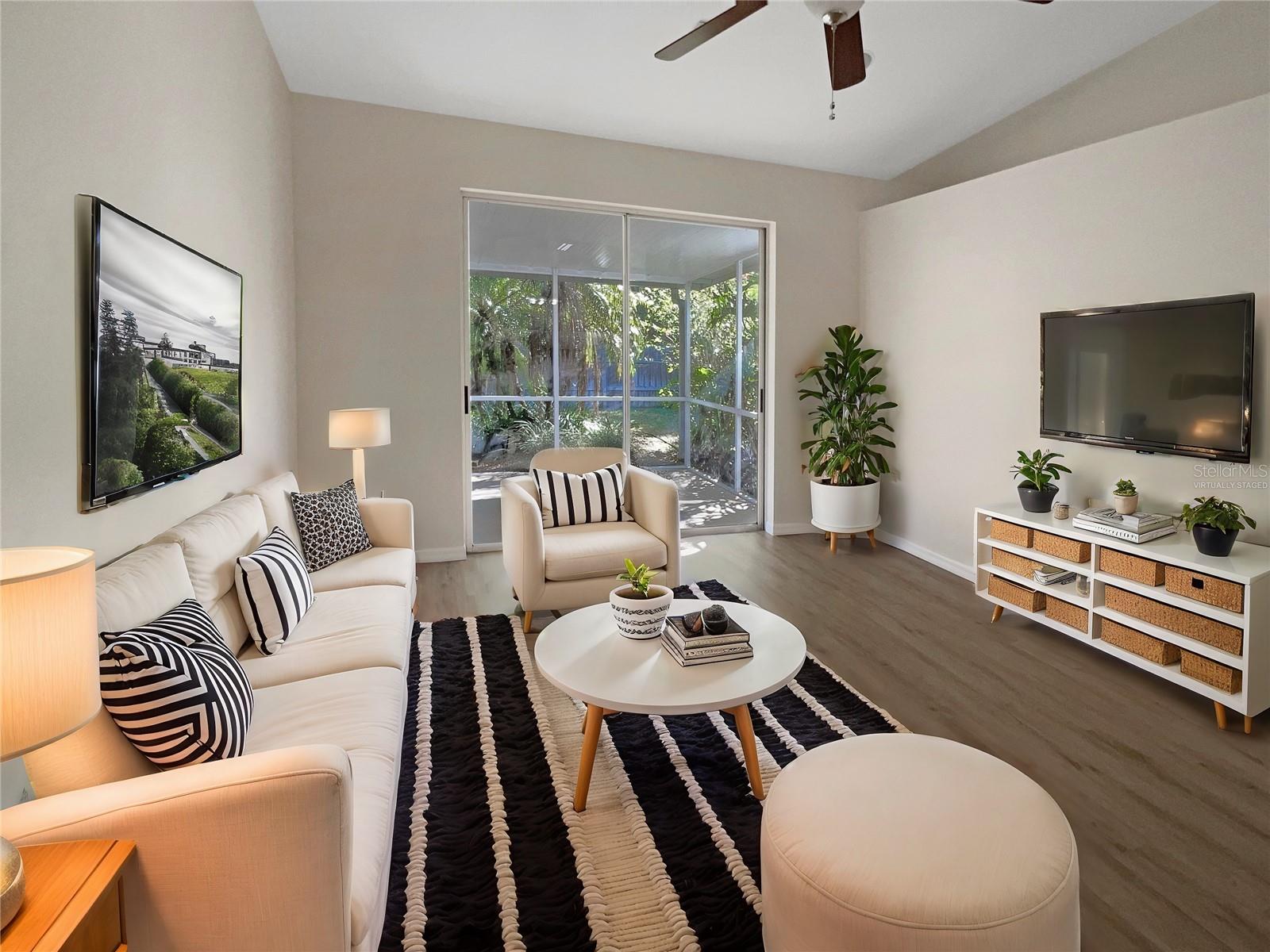 11823 DERBYSHIRE DR, TAMPA, FL, 33626