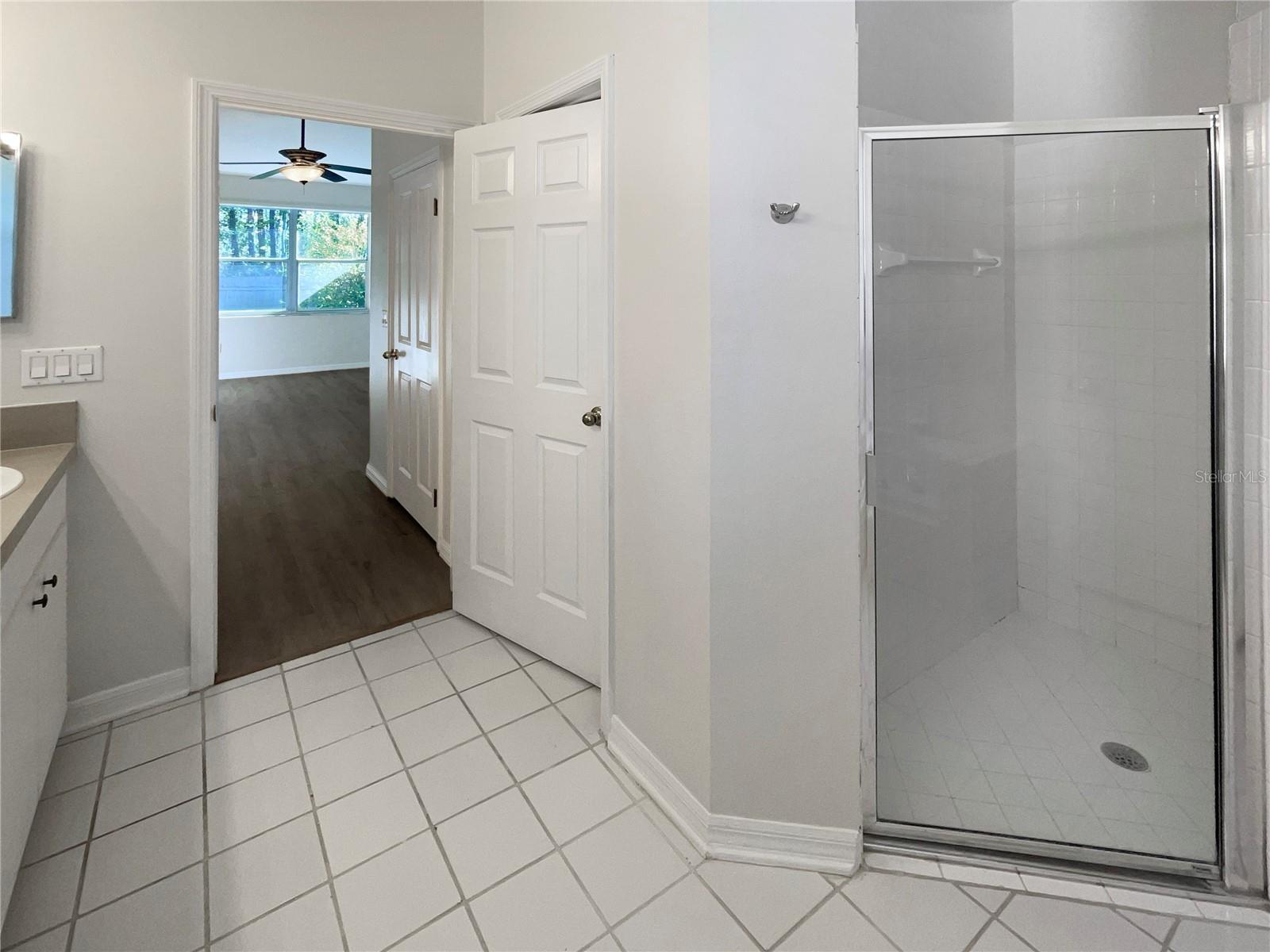 11823 DERBYSHIRE DR, TAMPA, FL, 33626