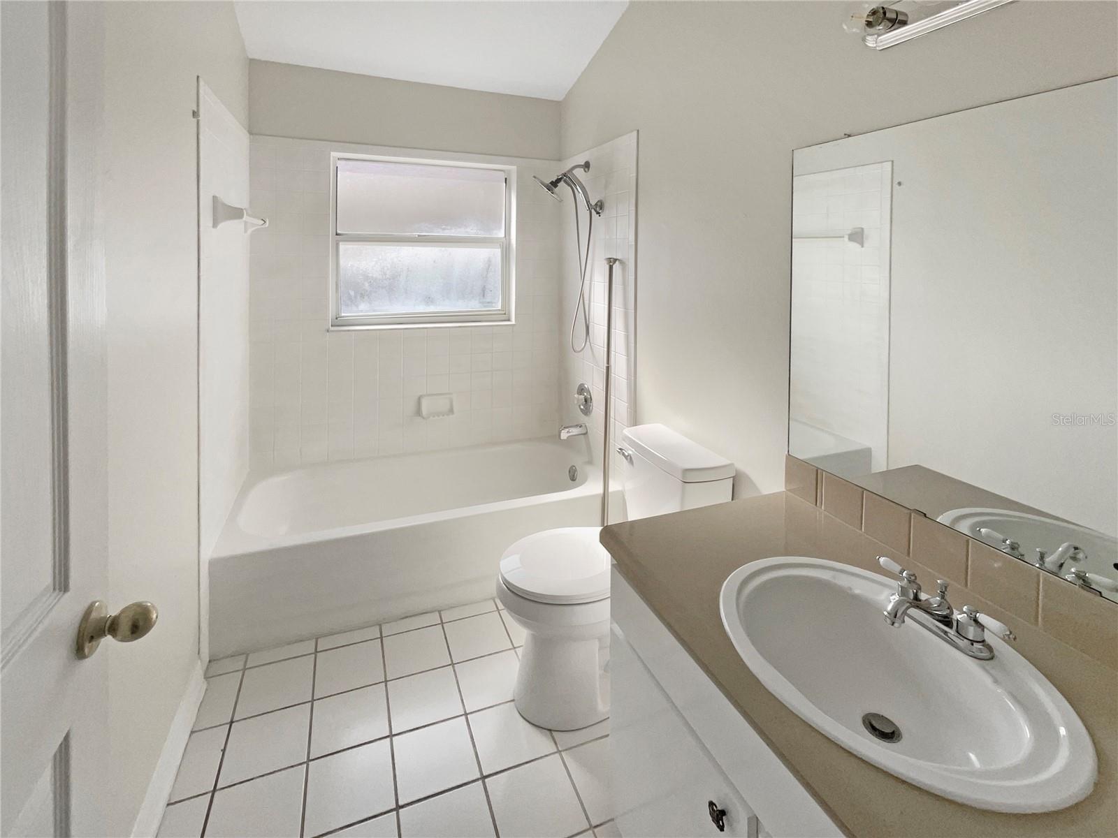 11823 DERBYSHIRE DR, TAMPA, FL, 33626