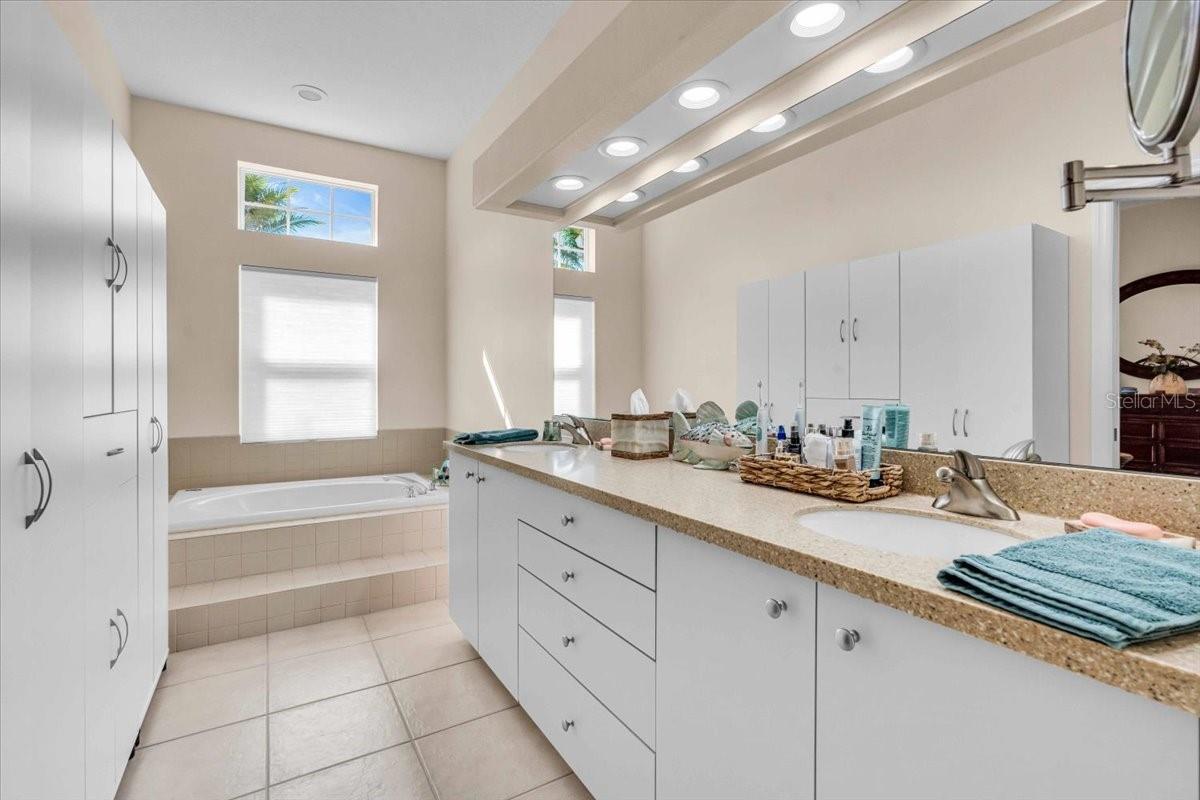 7116 DREWRYS BLF, BRADENTON, FL, 34203