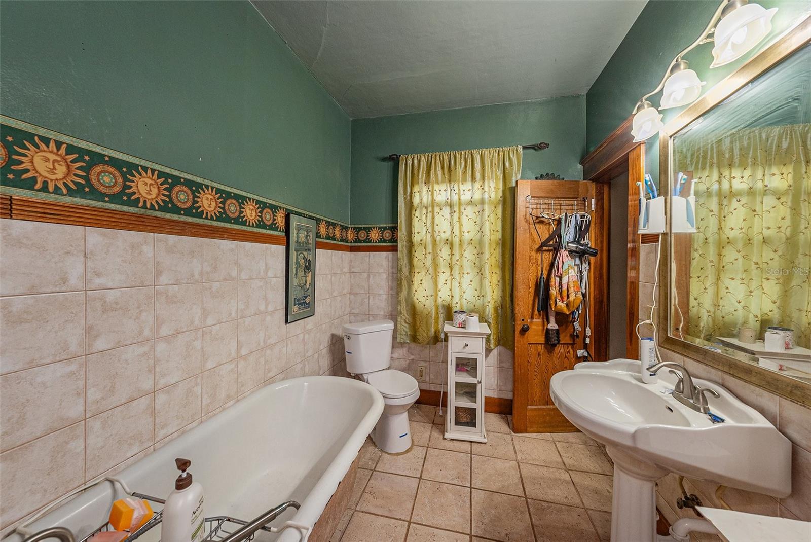 910 E NORTH BAY ST, TAMPA, FL, 33603