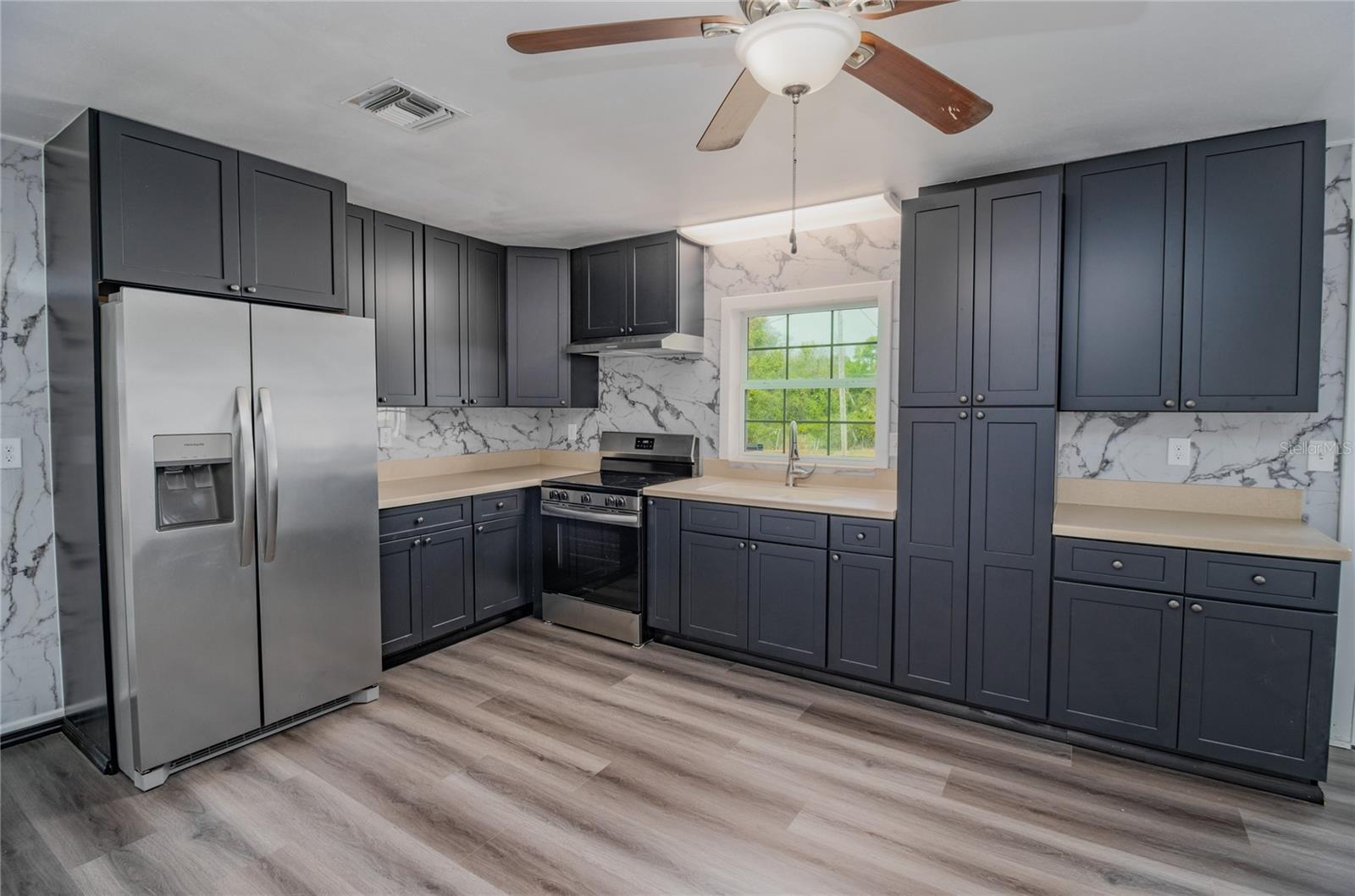 20595 SE HIGHWAY 42, UMATILLA, FL, 32784