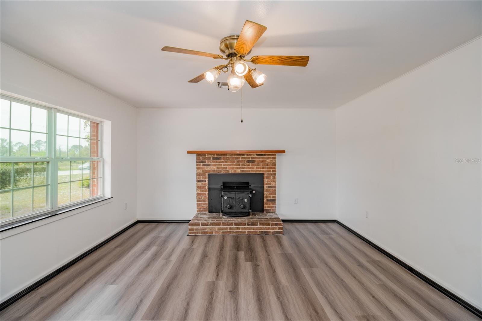 20595 SE HIGHWAY 42, UMATILLA, FL, 32784