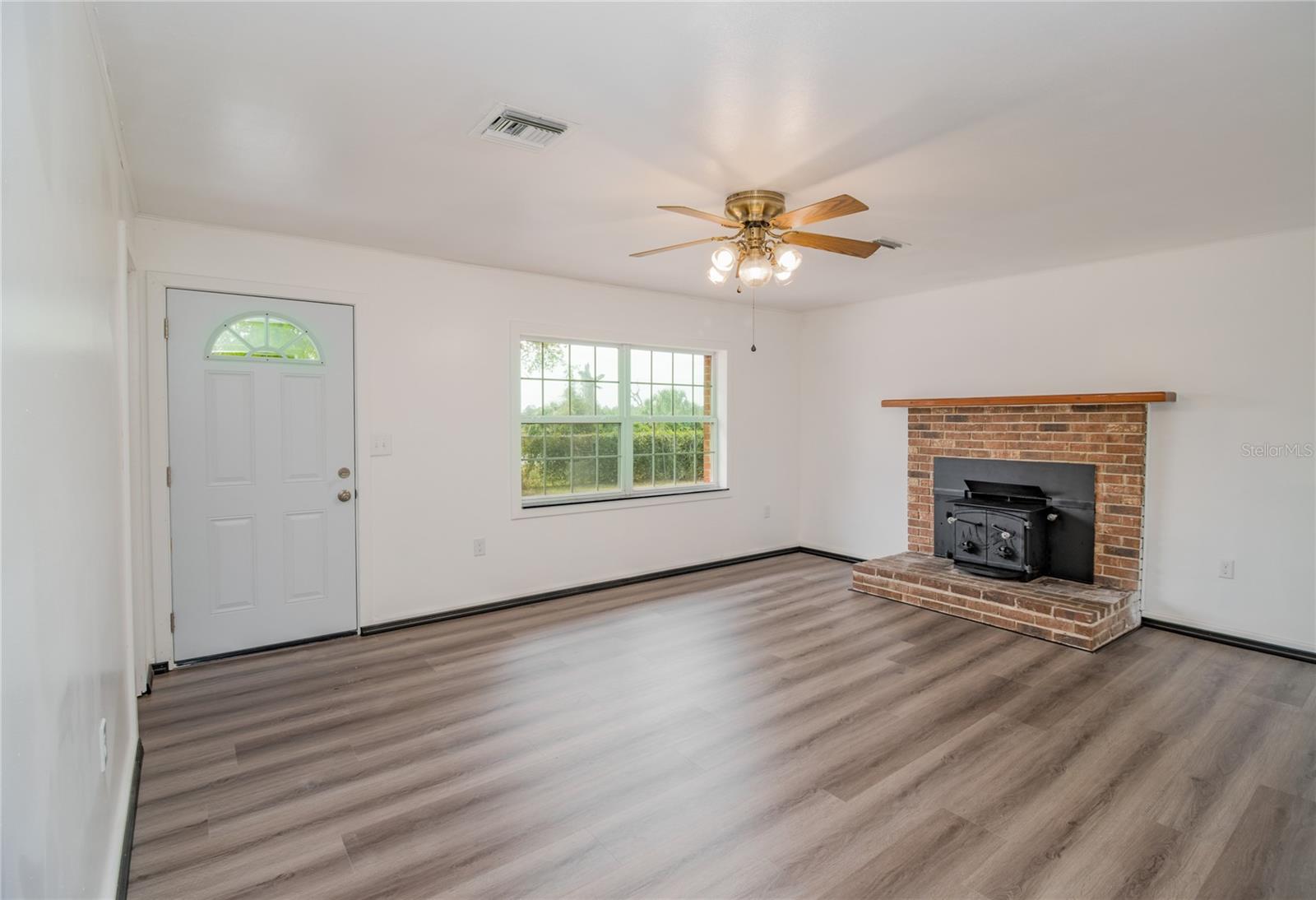 20595 SE HIGHWAY 42, UMATILLA, FL, 32784